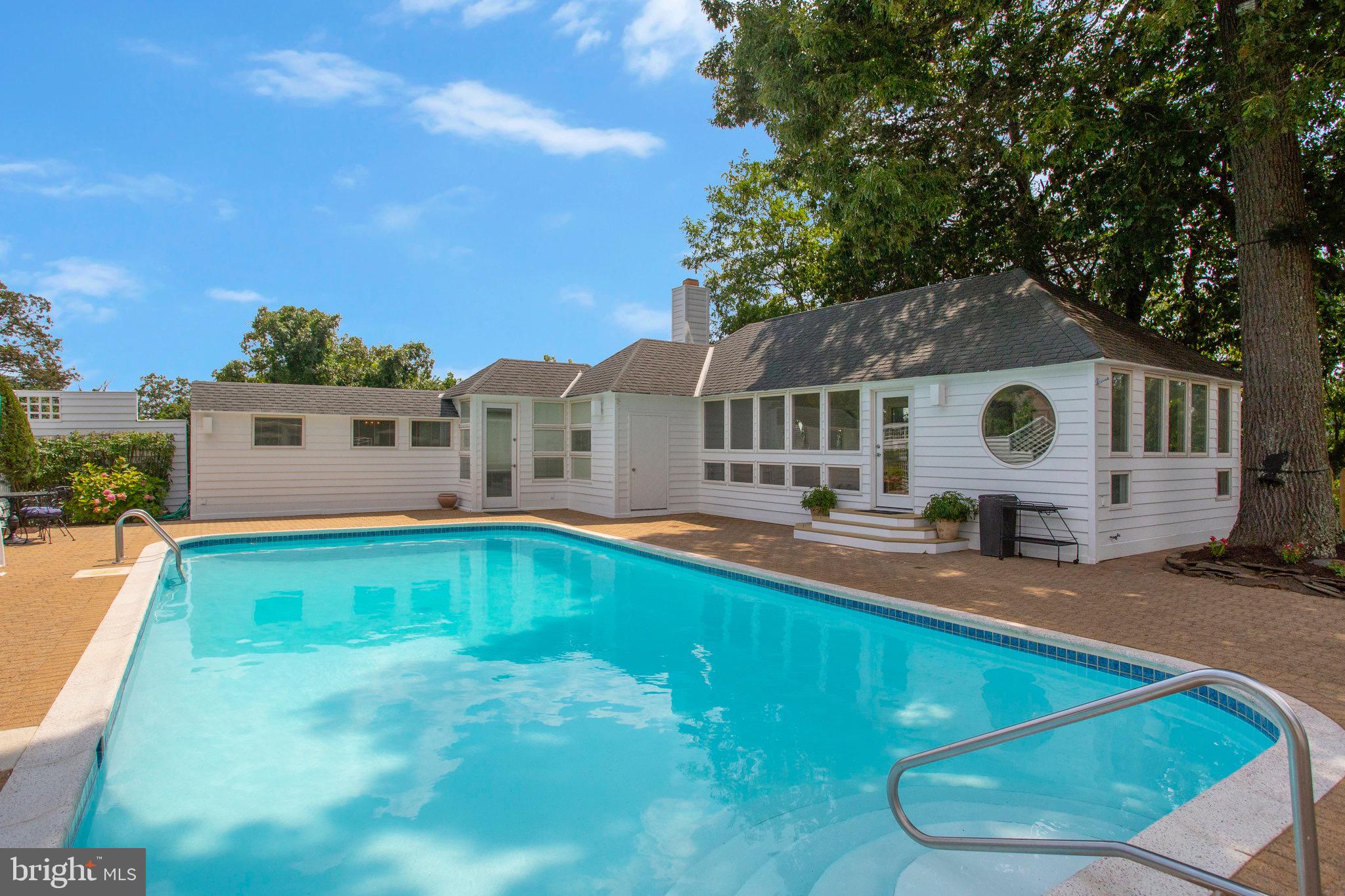 BROADVIEW ESTATES - Residential