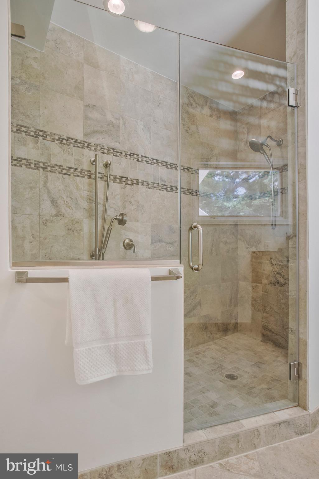 BROADVIEW ESTATES - Residential