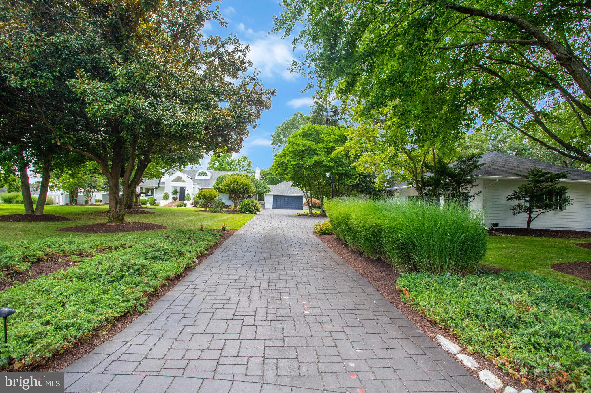 BROADVIEW ESTATES - Residential