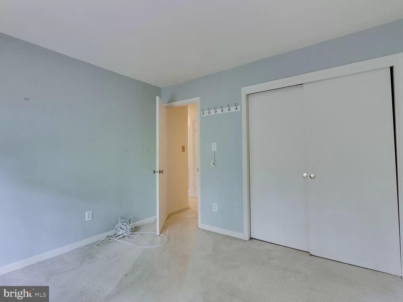 PINEWOOD SOUTH - Residential Lease