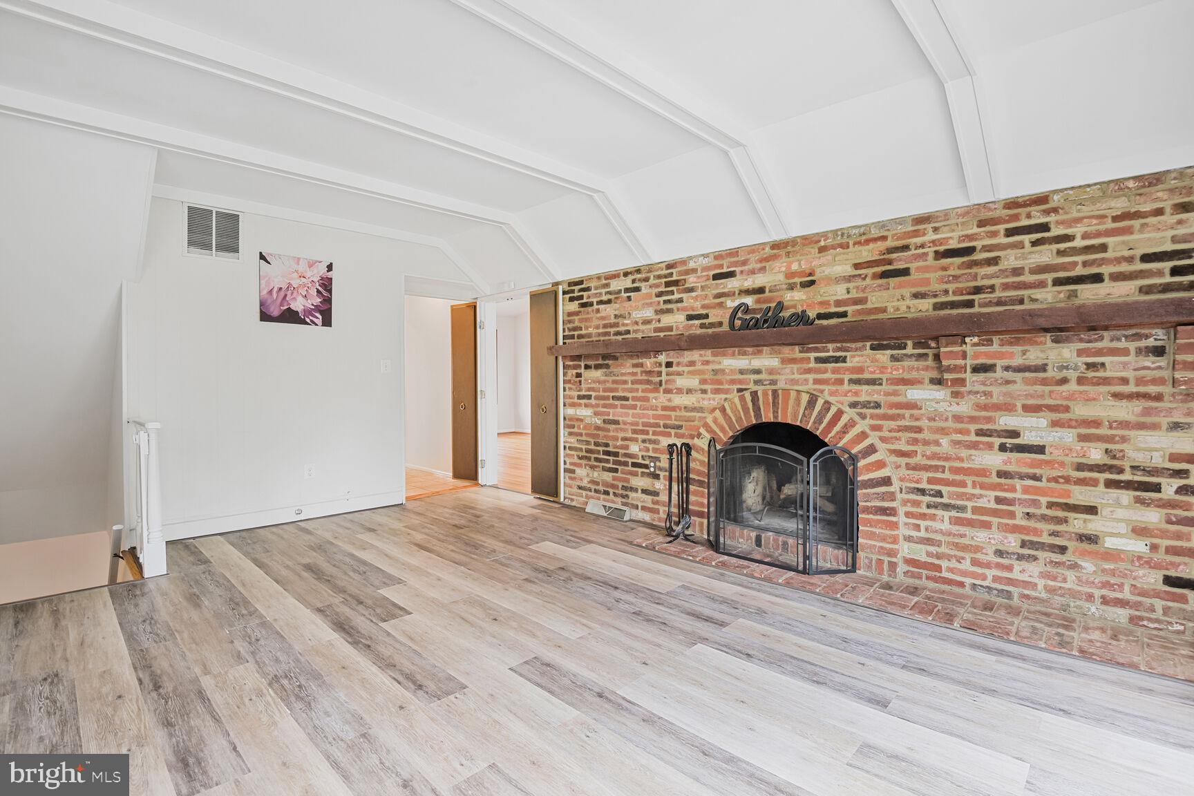 LAYHILL GARDENS - Residential