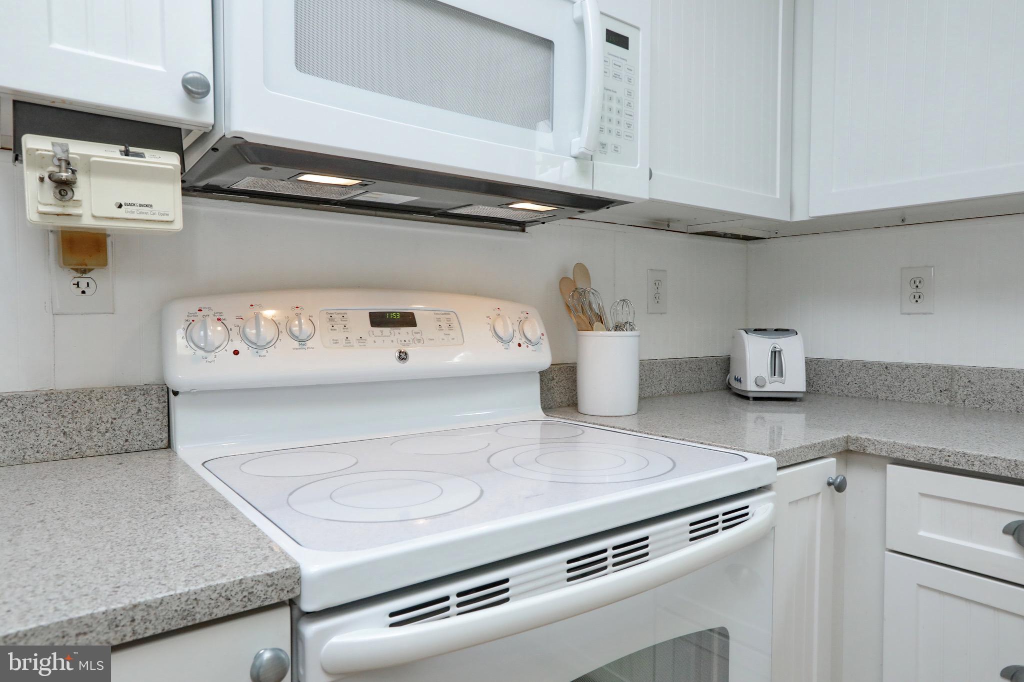 WESTLAKE VILLAGE - Residential