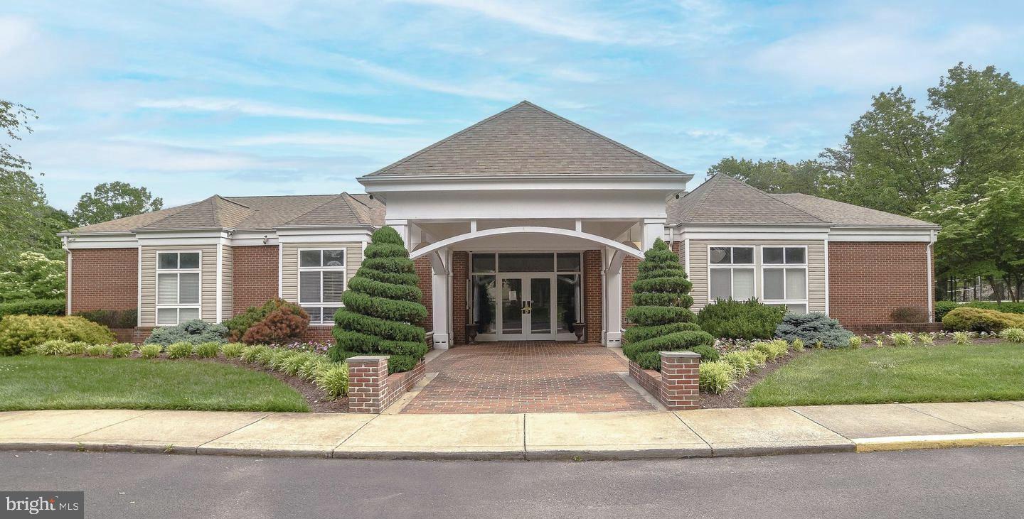 WESTLAKE VILLAGE - Residential