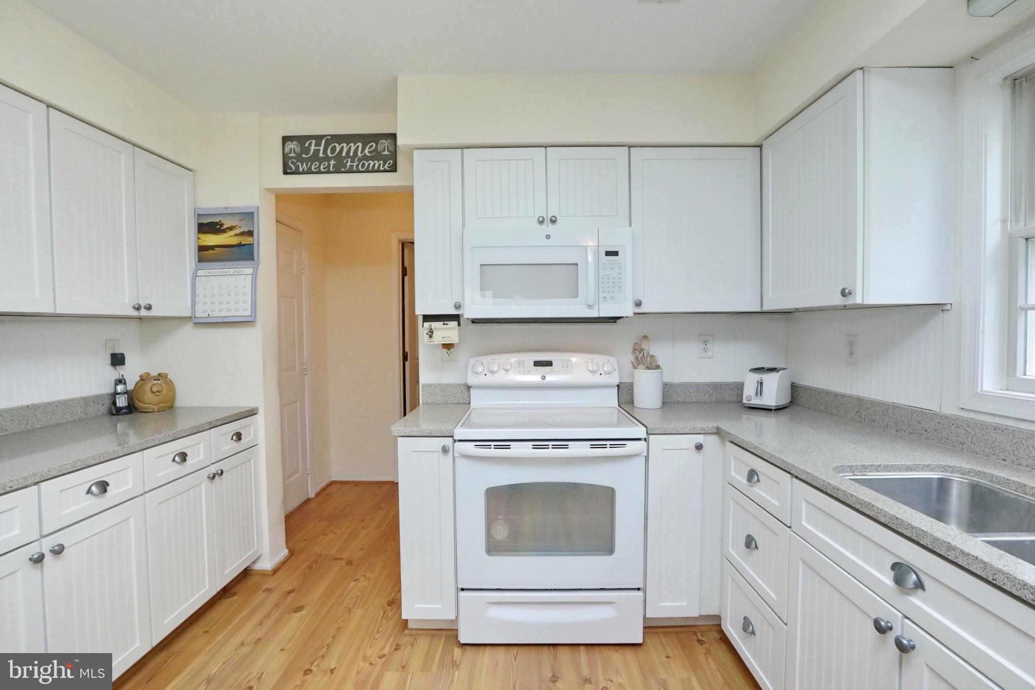 WESTLAKE VILLAGE - Residential