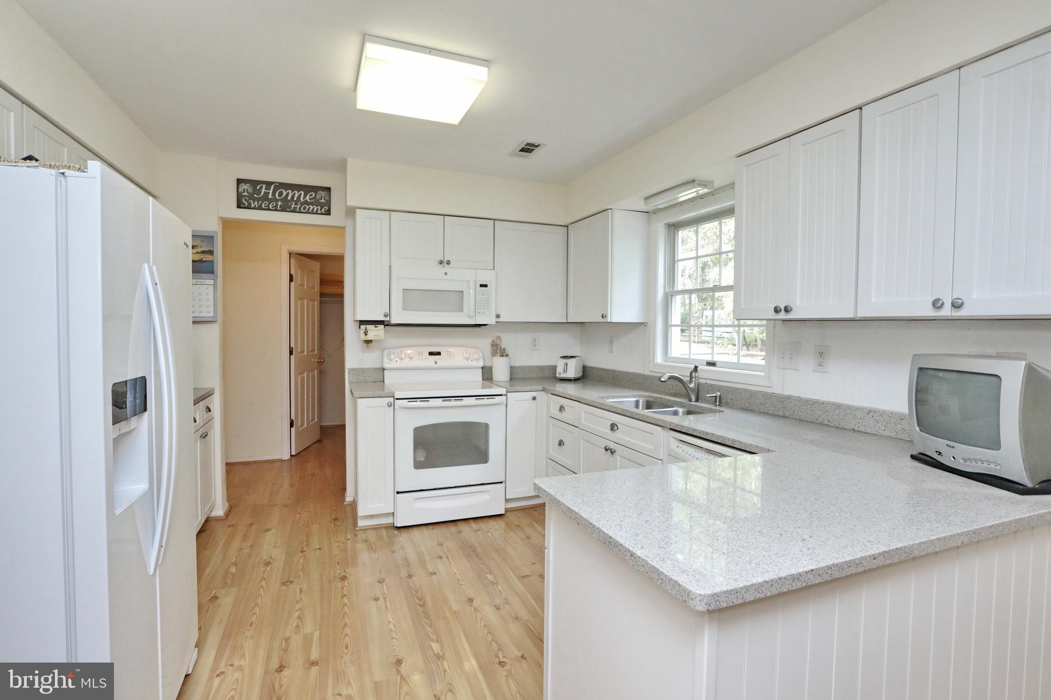 WESTLAKE VILLAGE - Residential