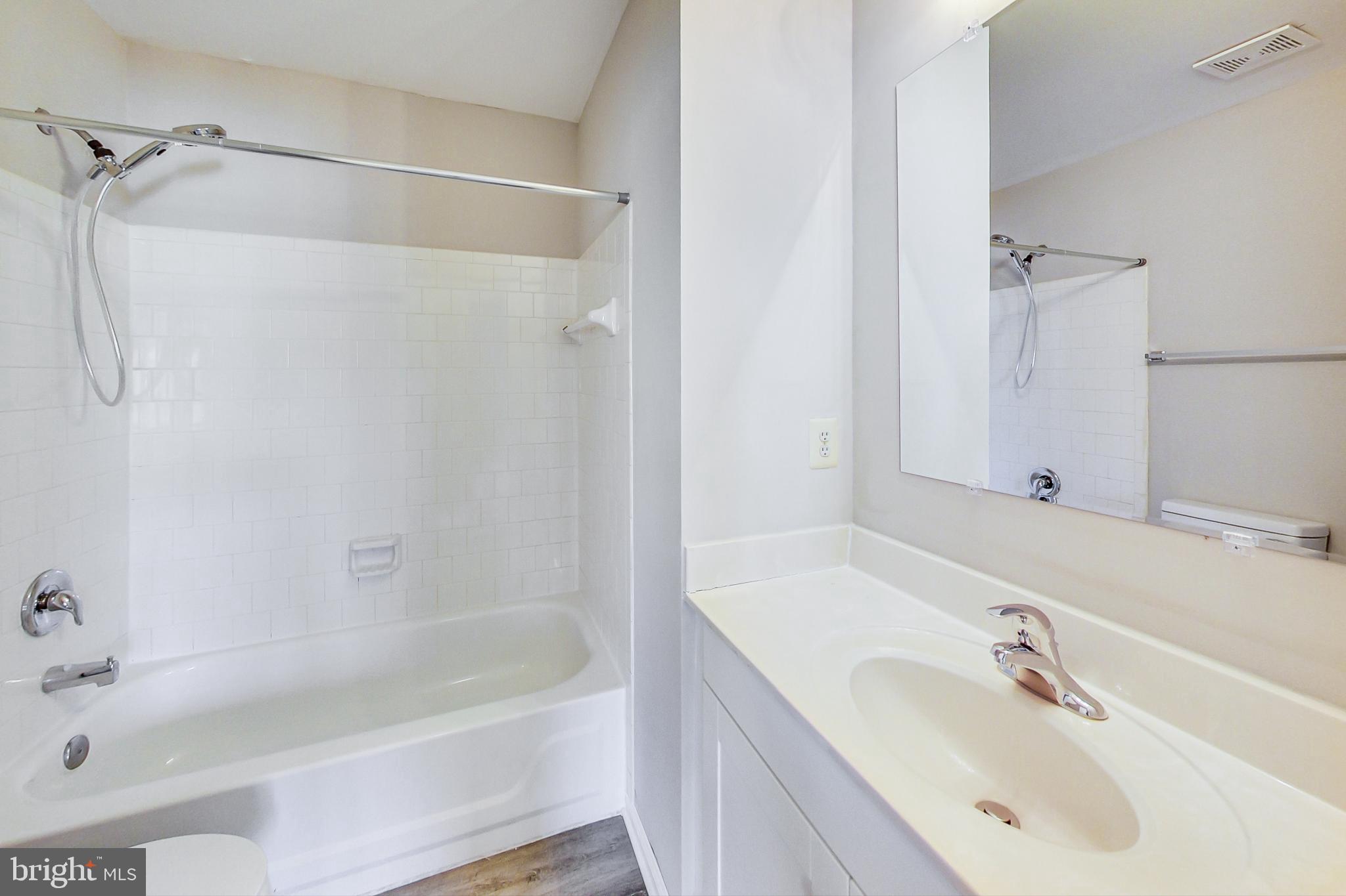 QUAIL HOLLOW - Residential