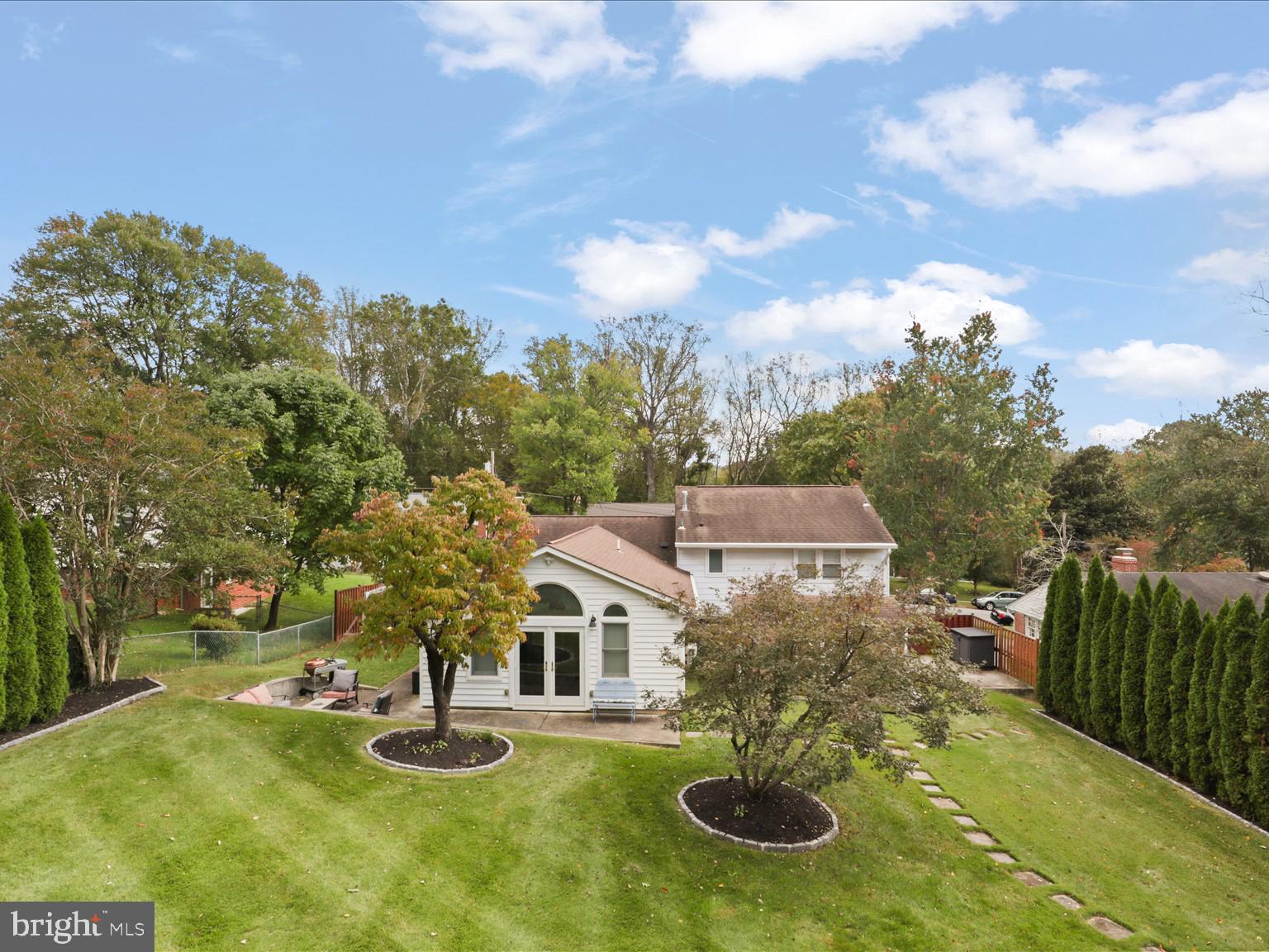 5633 INVERCHAPEL ROAD