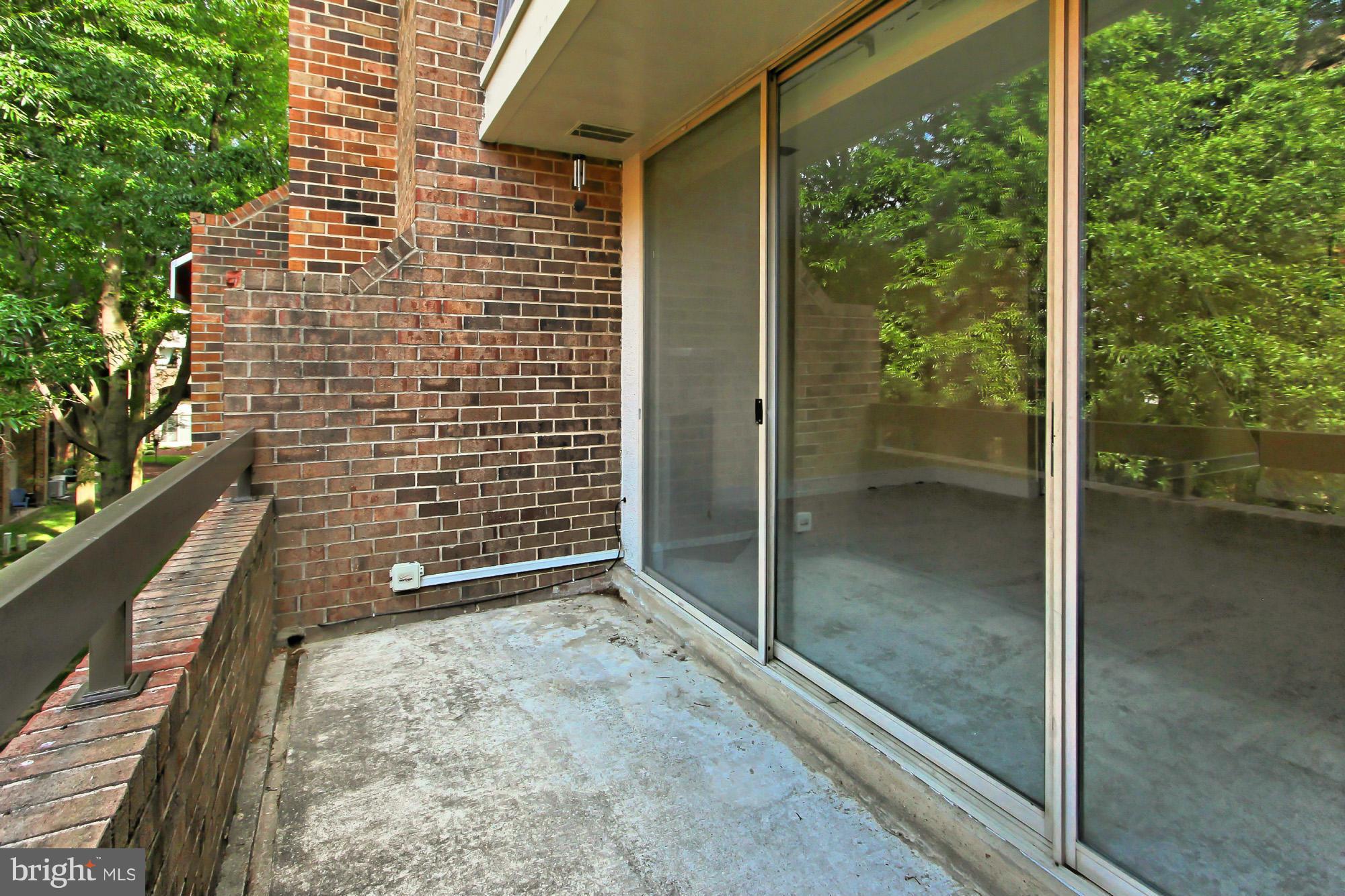 SOUTHAMPTON - Residential Lease