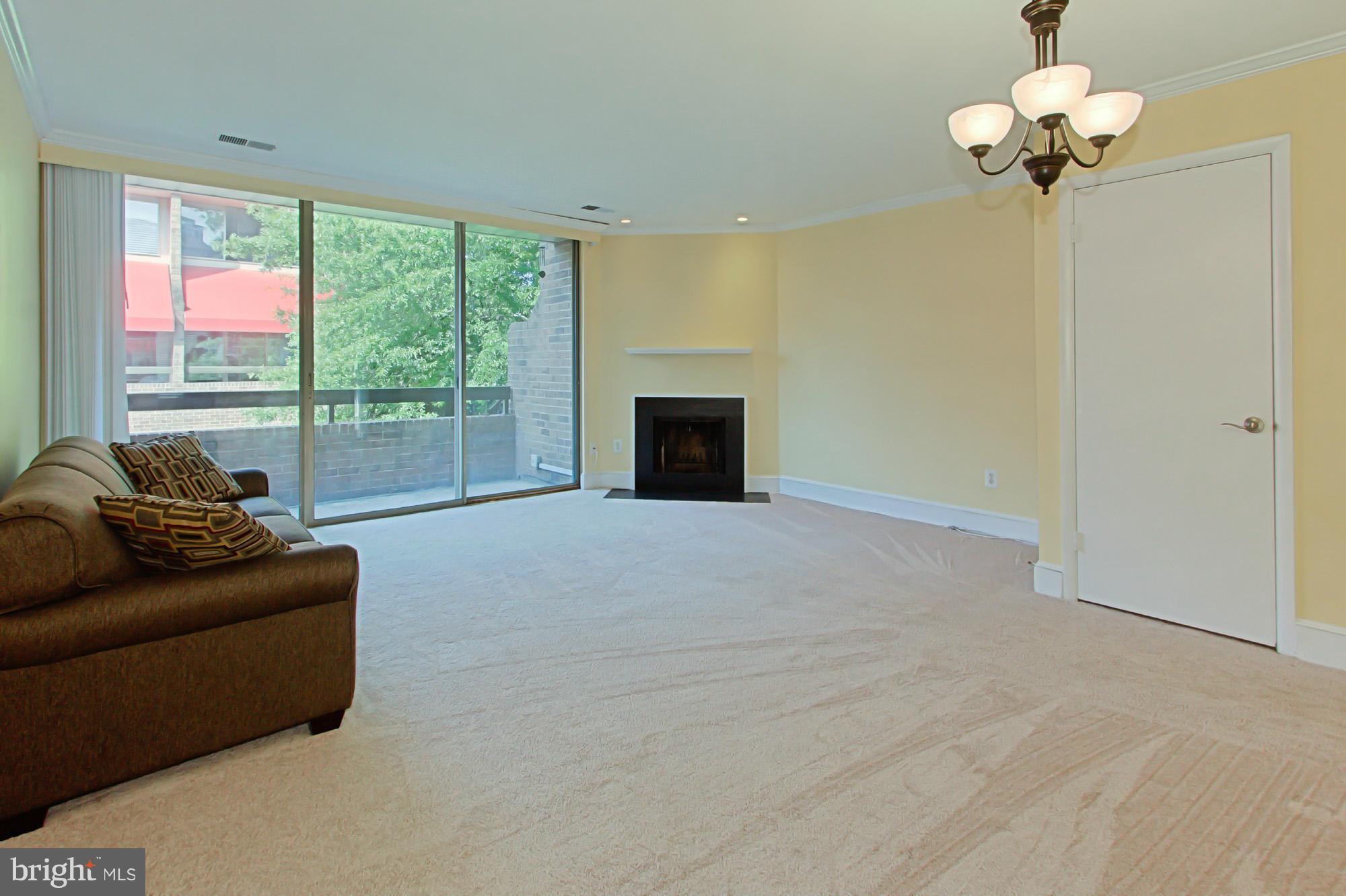 SOUTHAMPTON - Residential Lease
