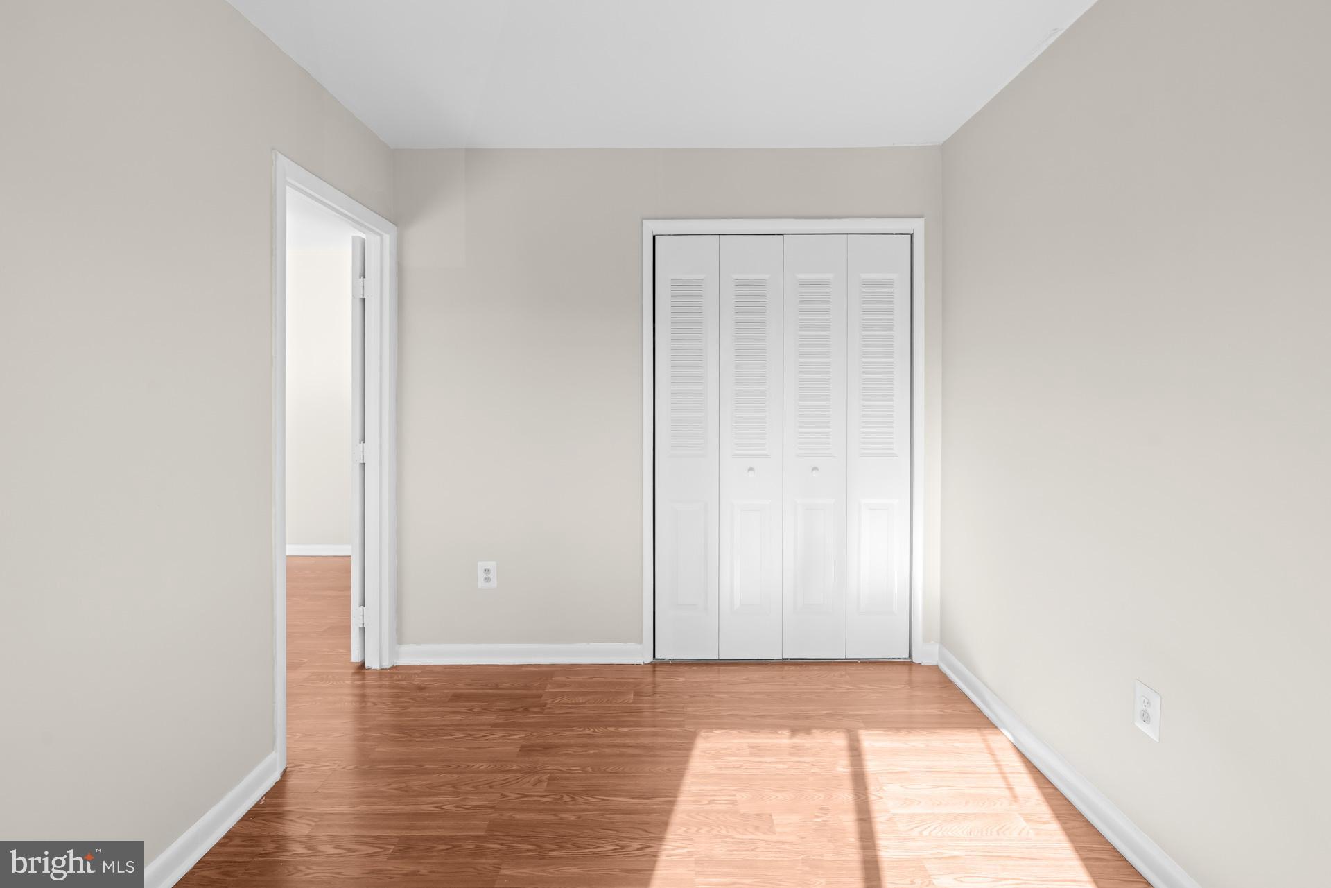 FALLS CHURCH GARDENS - Residential