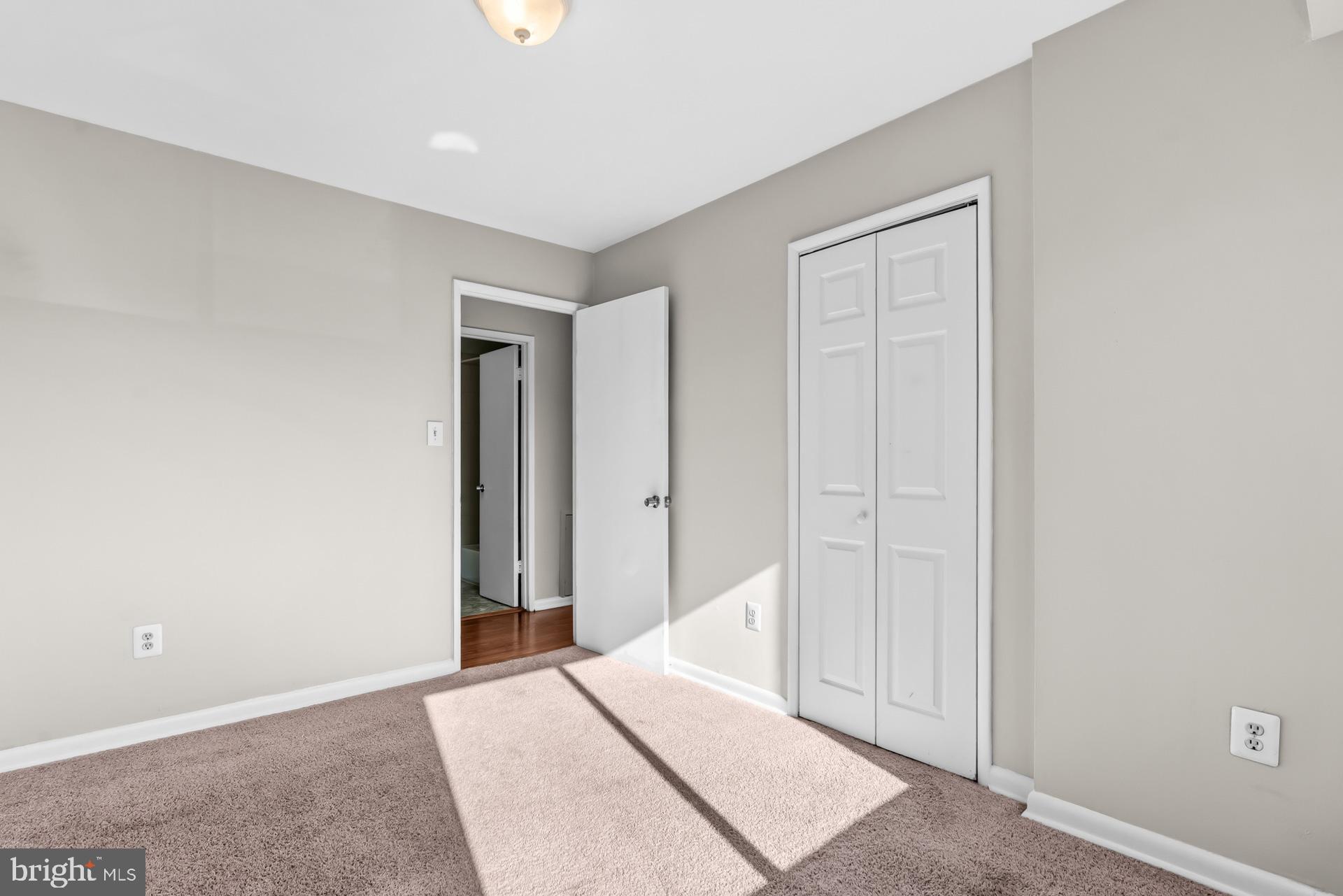 FALLS CHURCH GARDENS - Residential