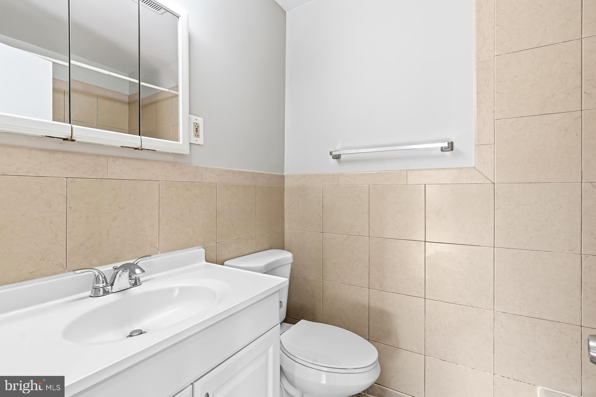 FALLS CHURCH GARDENS - Residential