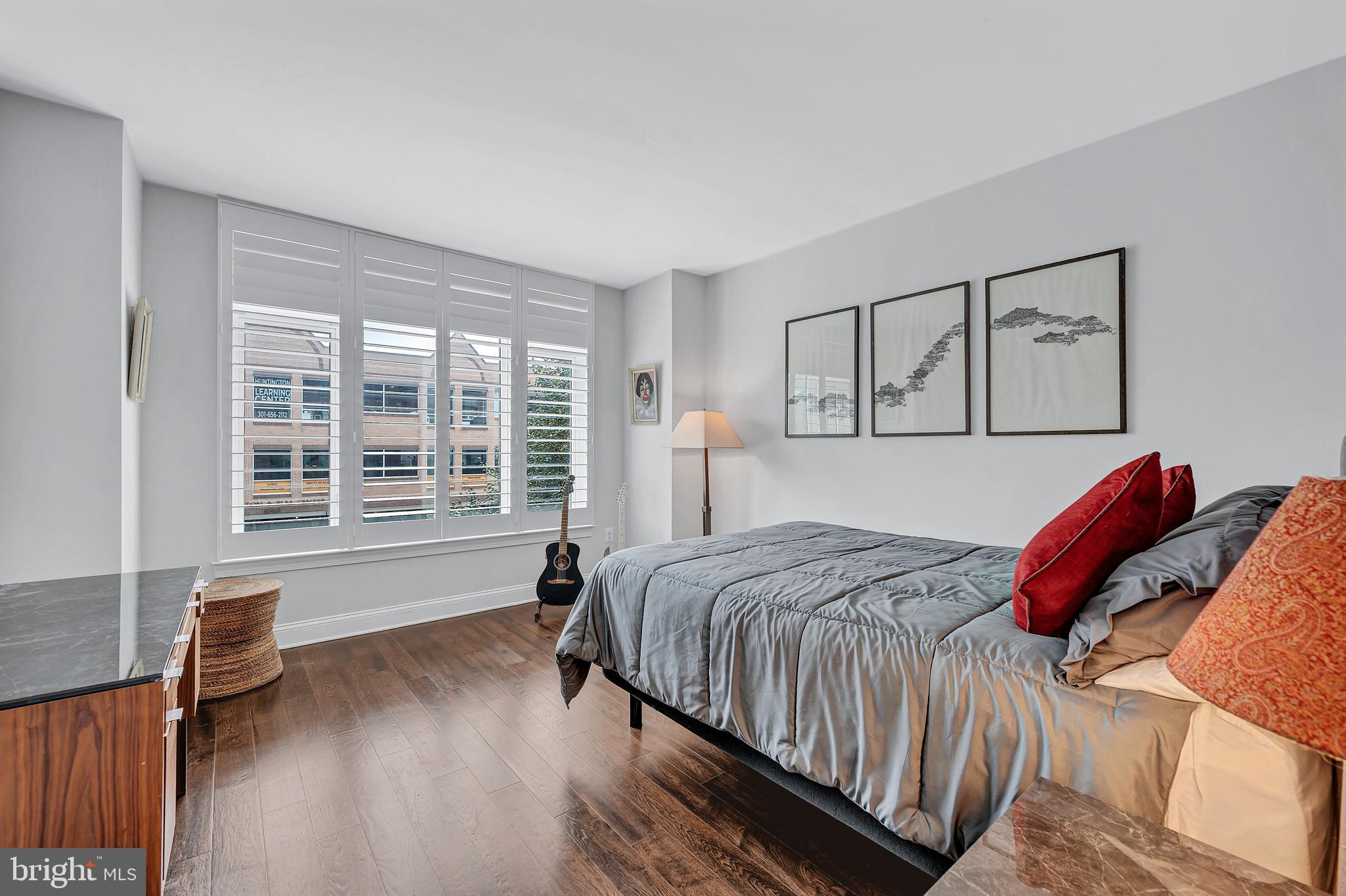 HAMPDEN ROW - Residential