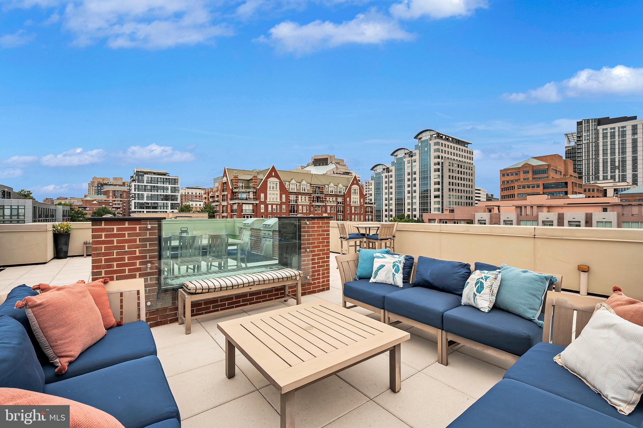 HAMPDEN ROW - Residential