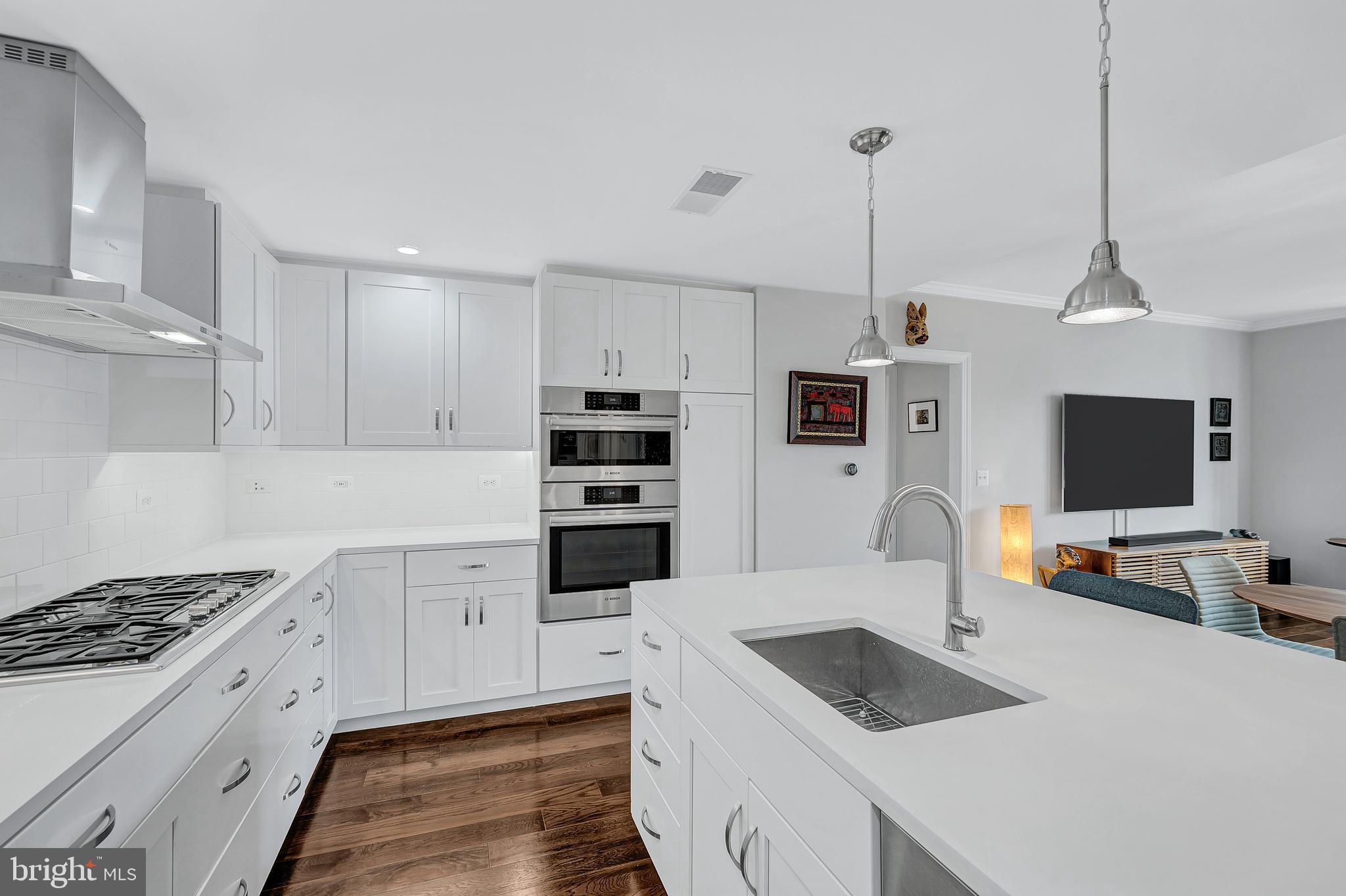 HAMPDEN ROW - Residential