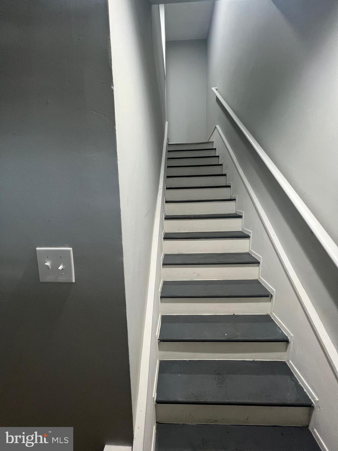 8511 CHESTNUT OAK ROAD 2ND FLOOR