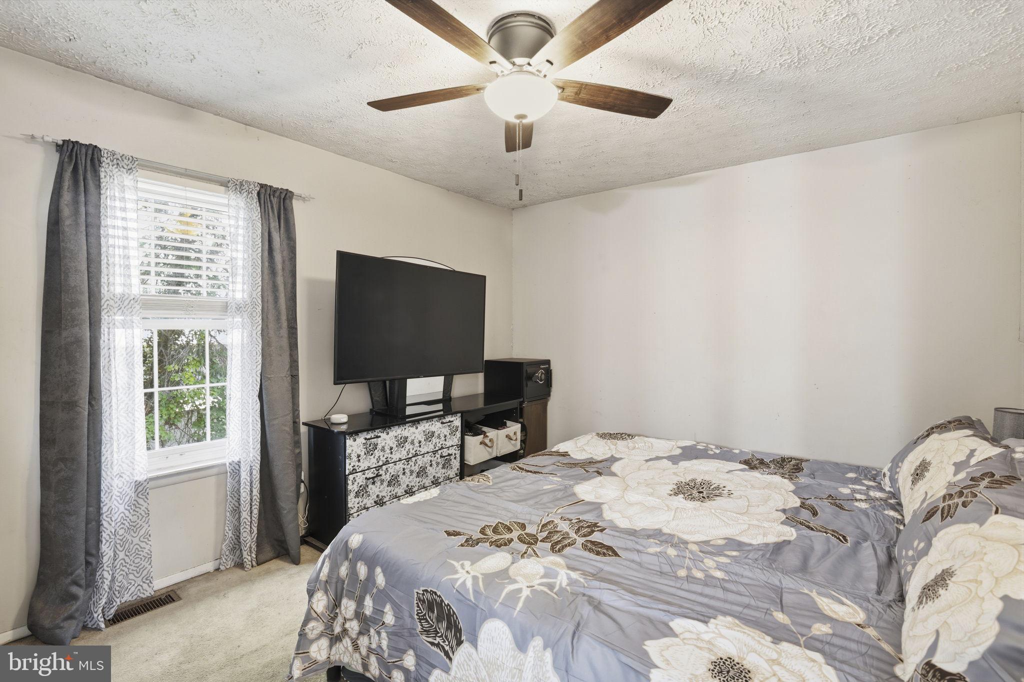 WOODSDALE MANOR - Residential