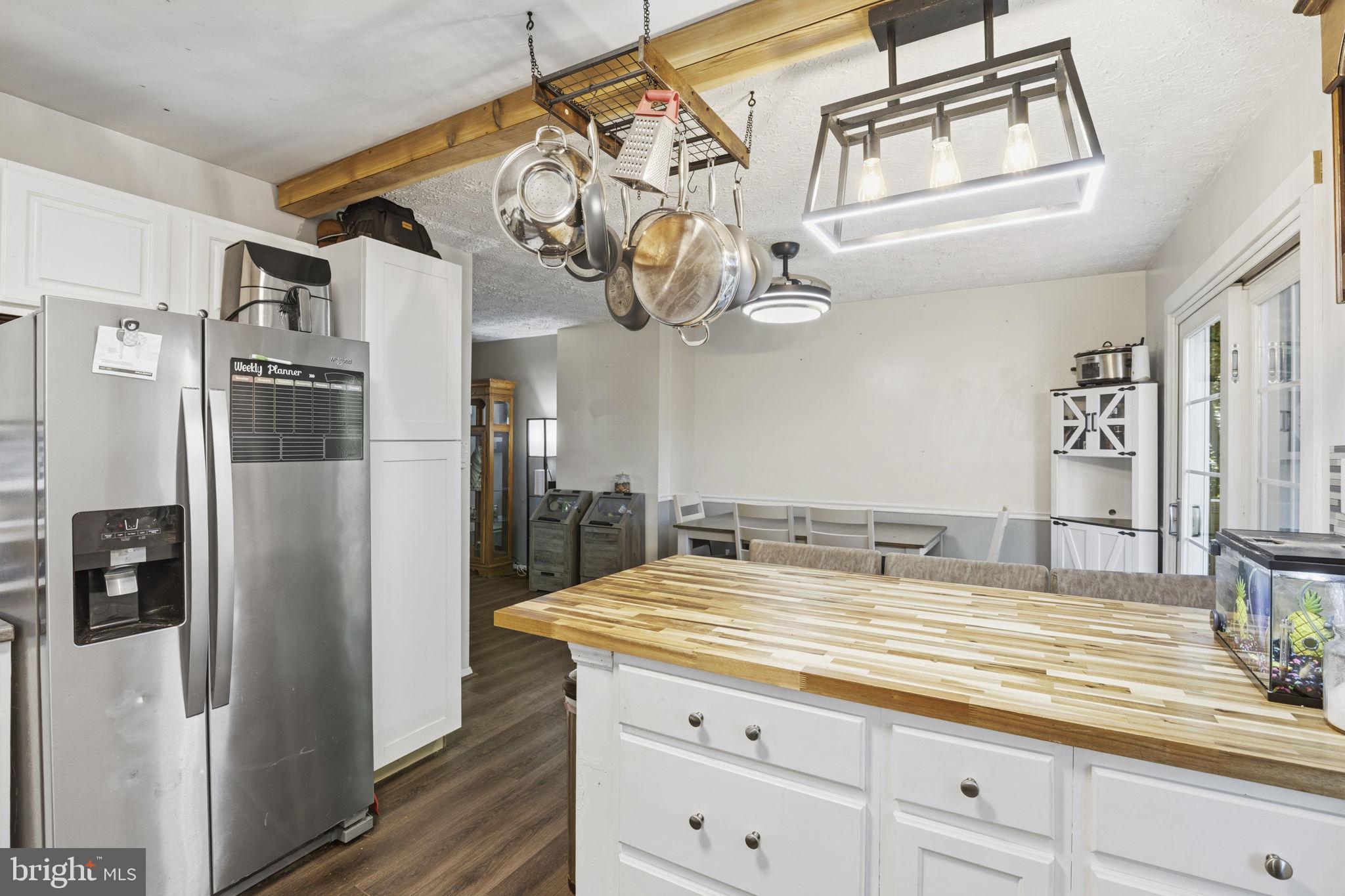 WOODSDALE MANOR - Residential