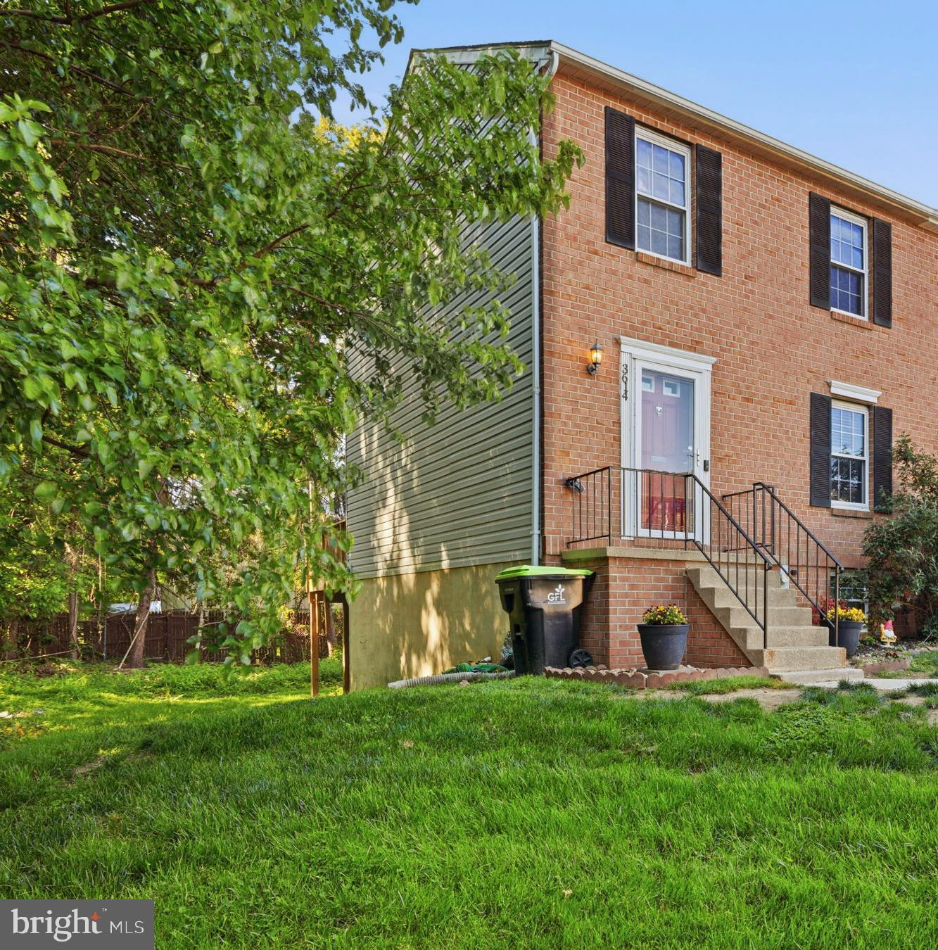 WOODSDALE MANOR - Residential