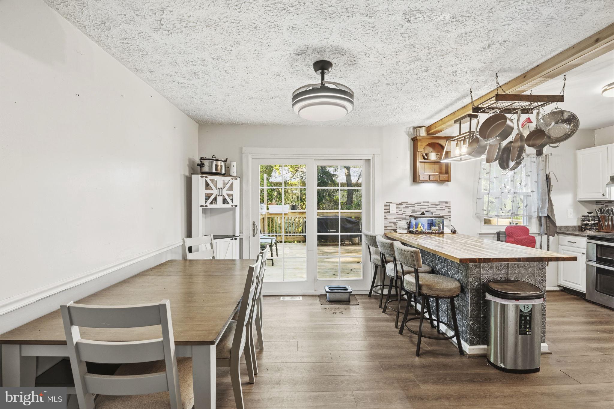 WOODSDALE MANOR - Residential