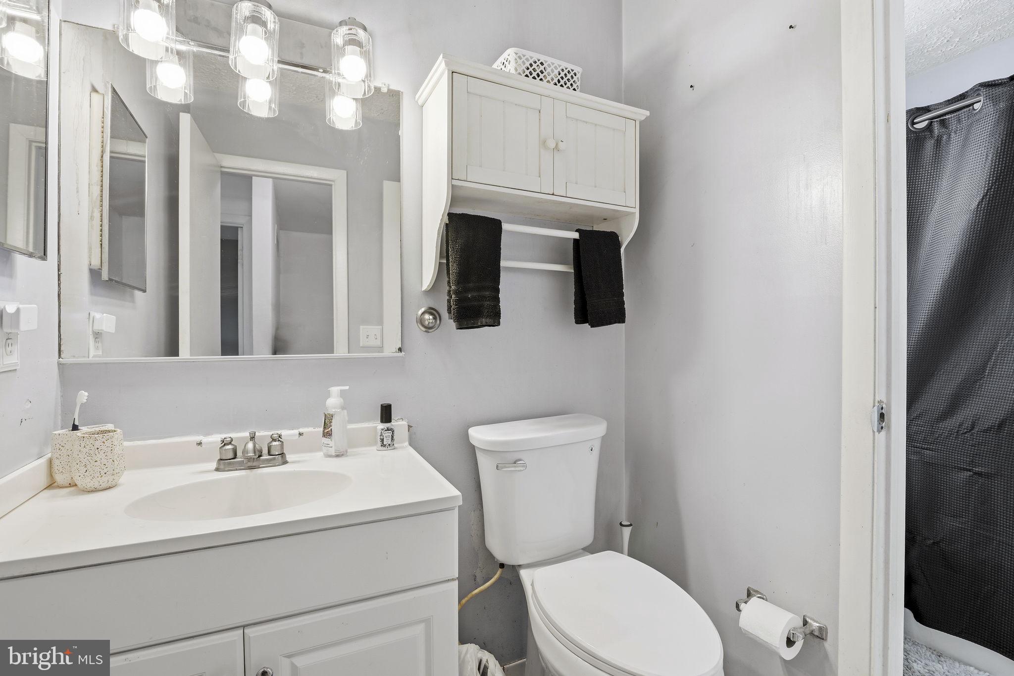 WOODSDALE MANOR - Residential