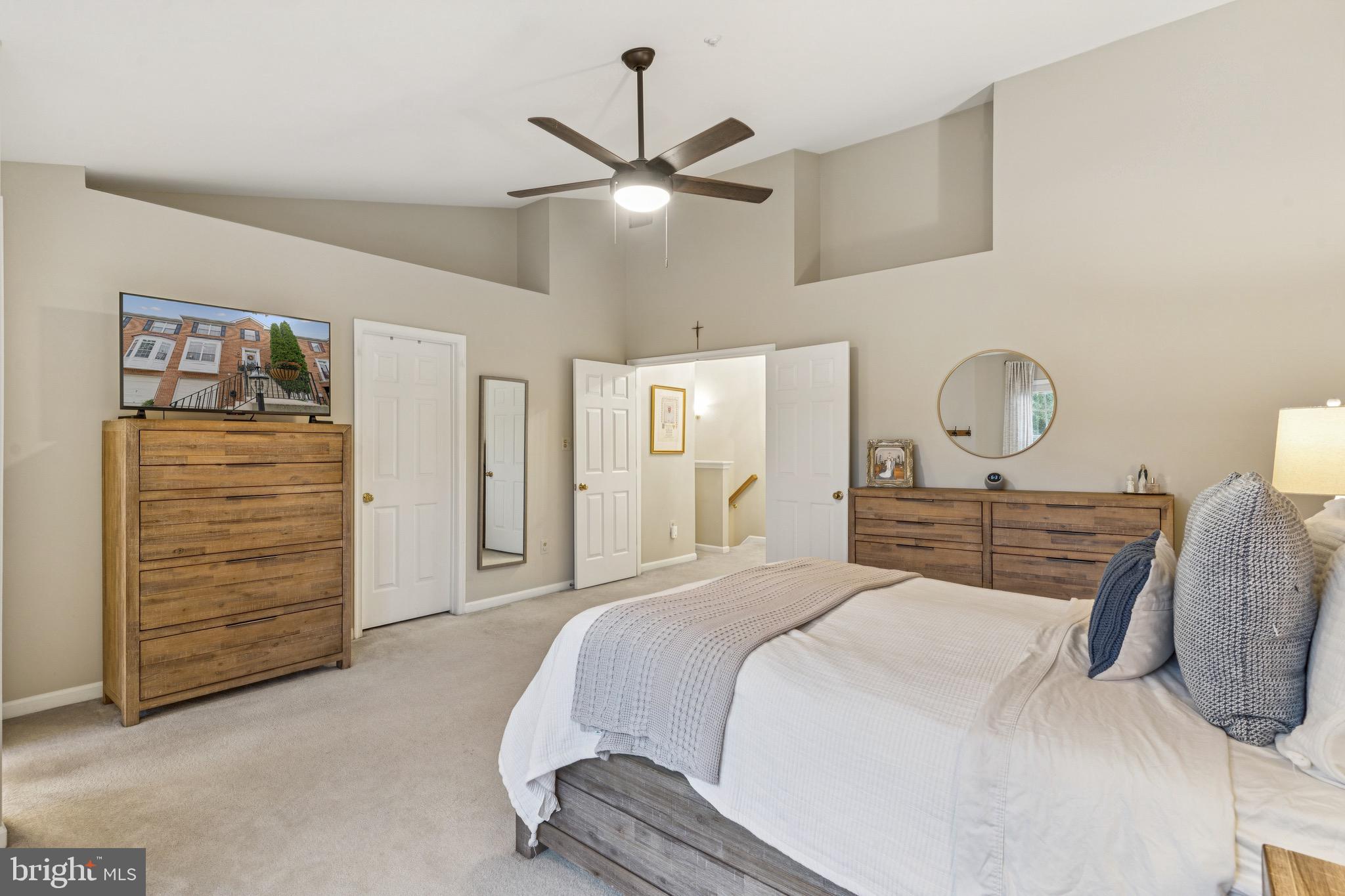 SOUTH RIVER COLONY - Residential