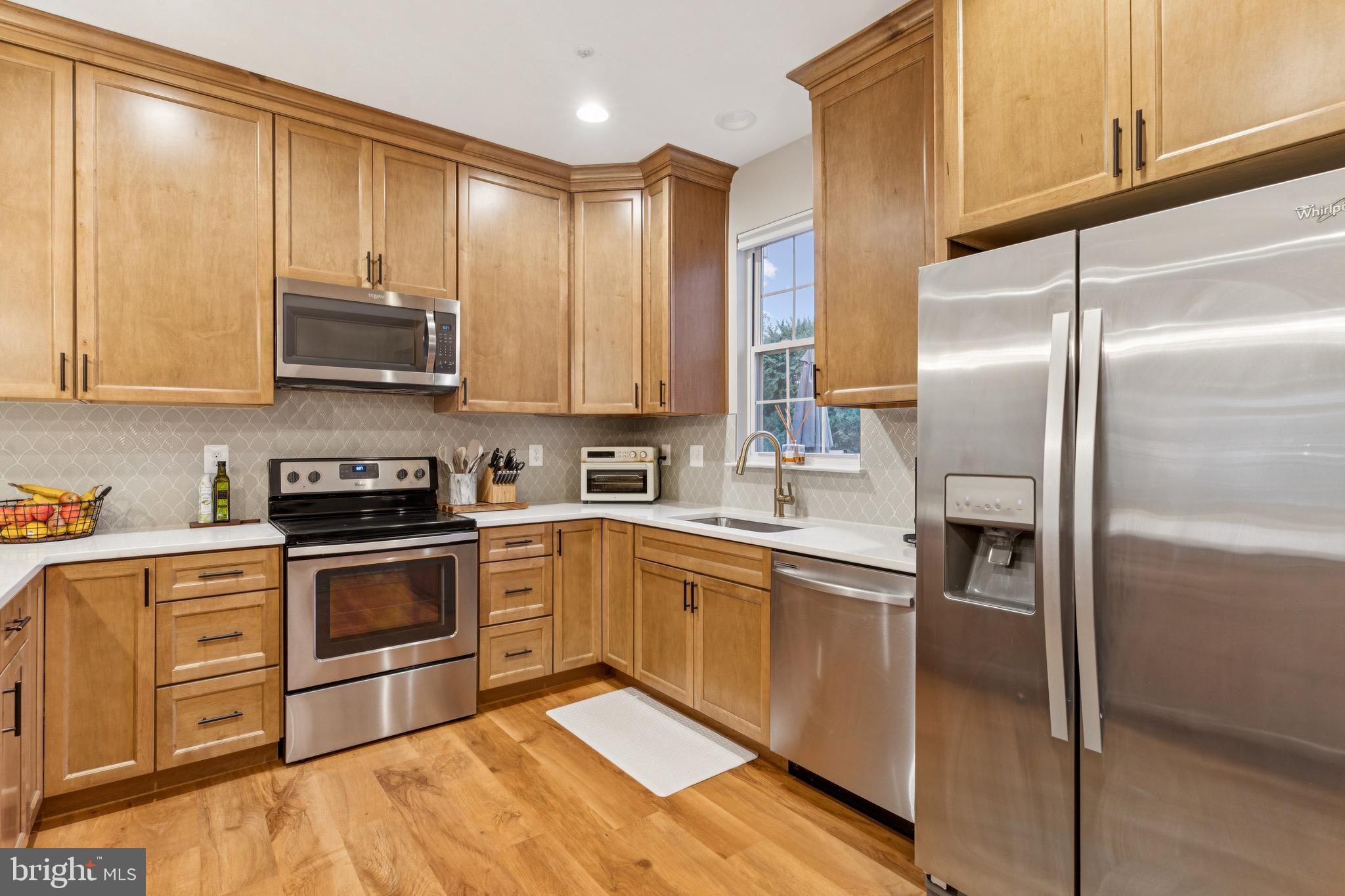 SOUTH RIVER COLONY - Residential