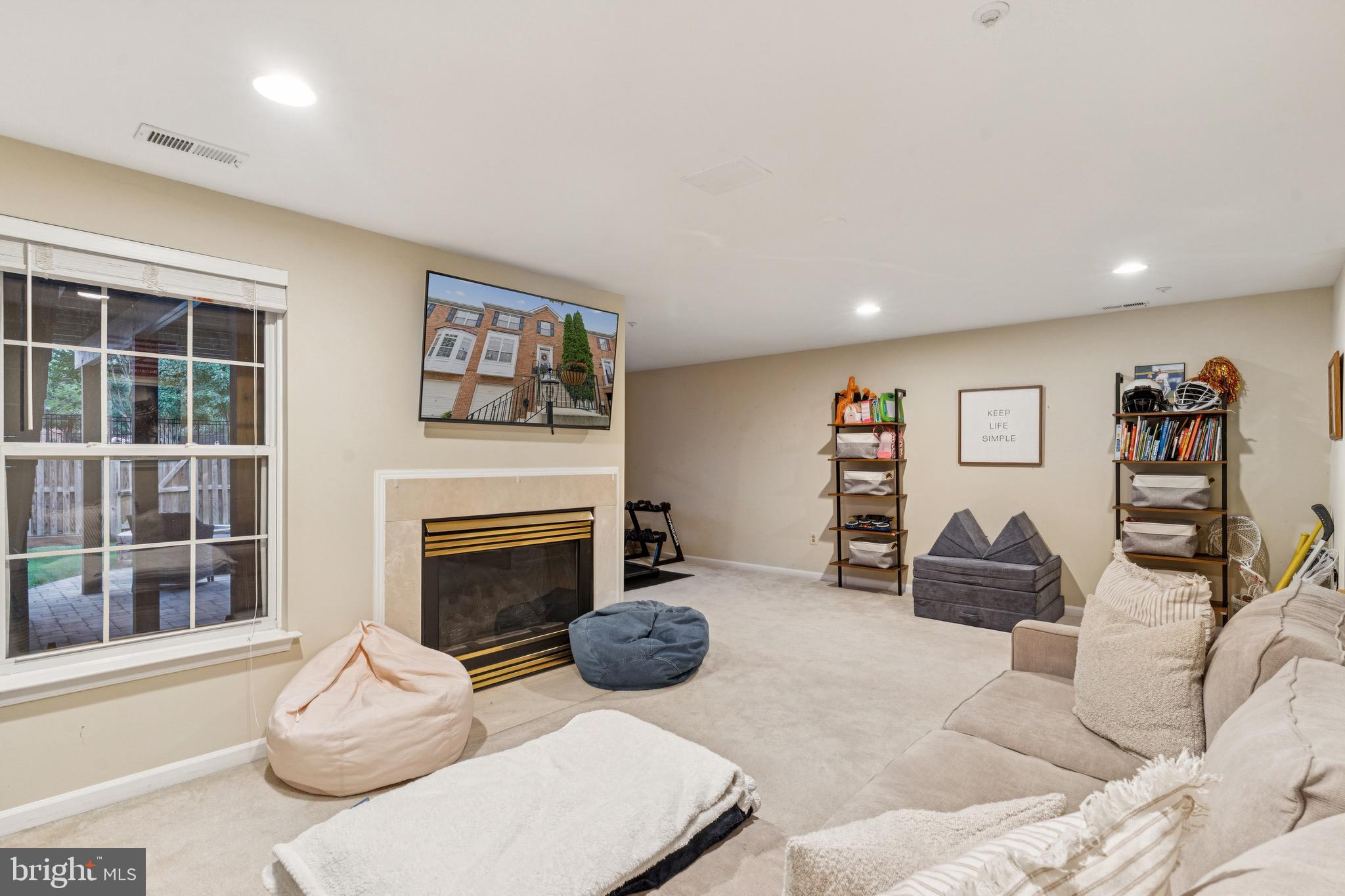 SOUTH RIVER COLONY - Residential