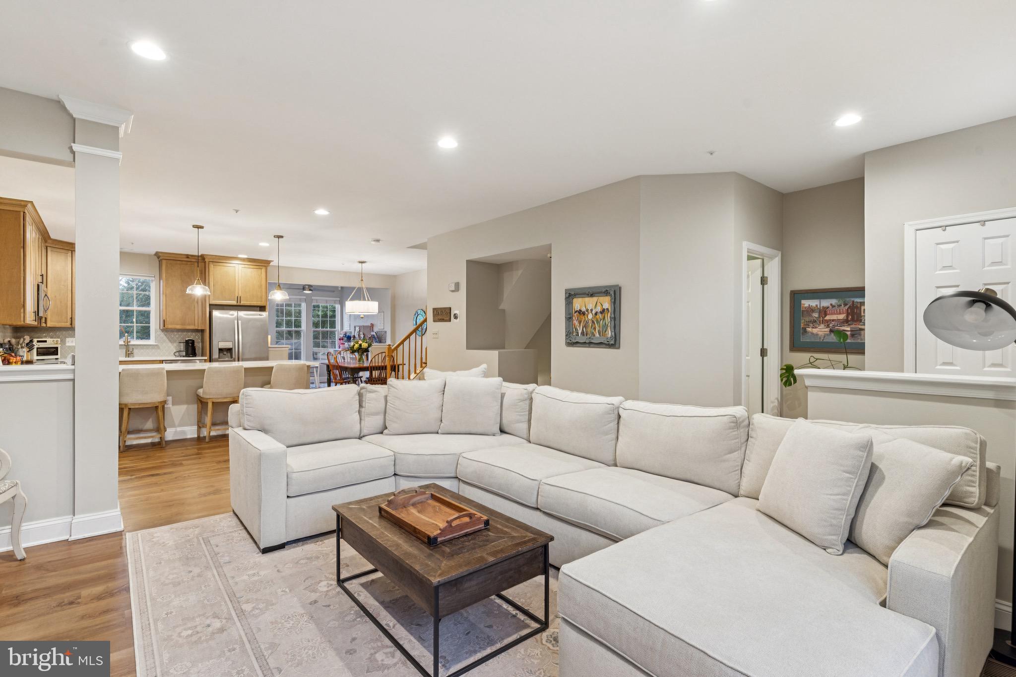 SOUTH RIVER COLONY - Residential