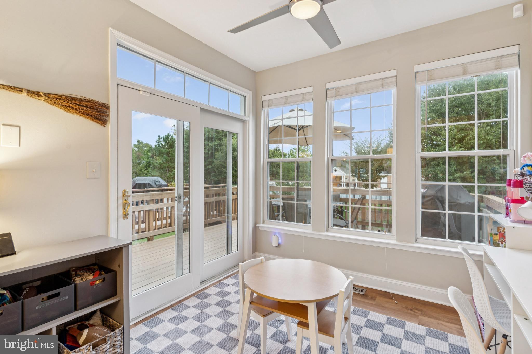 SOUTH RIVER COLONY - Residential