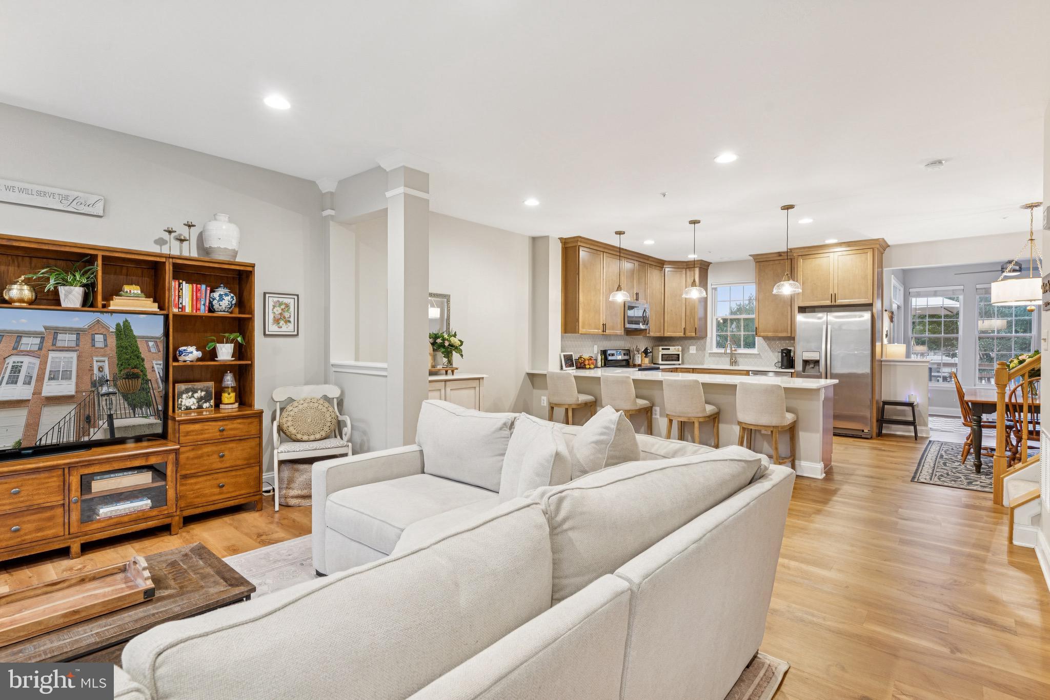 SOUTH RIVER COLONY - Residential