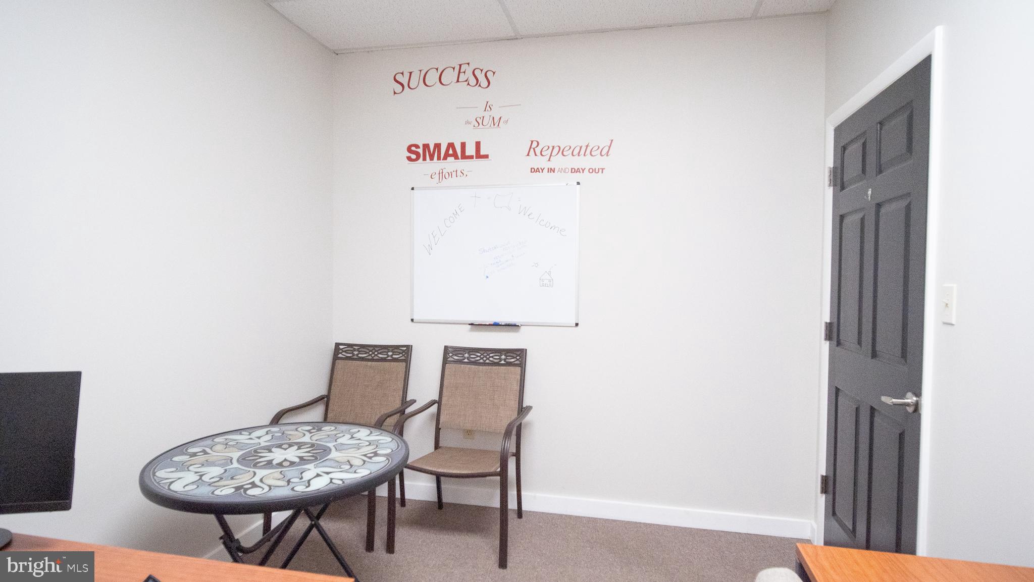 4333 LINCOLN HIGHWAY E