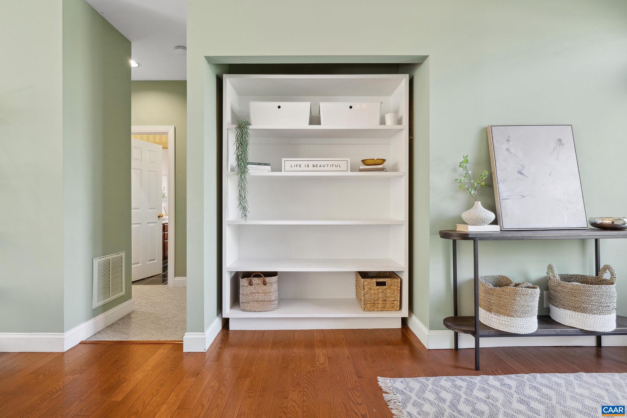 FOREST LAKES SOUTH - Residential