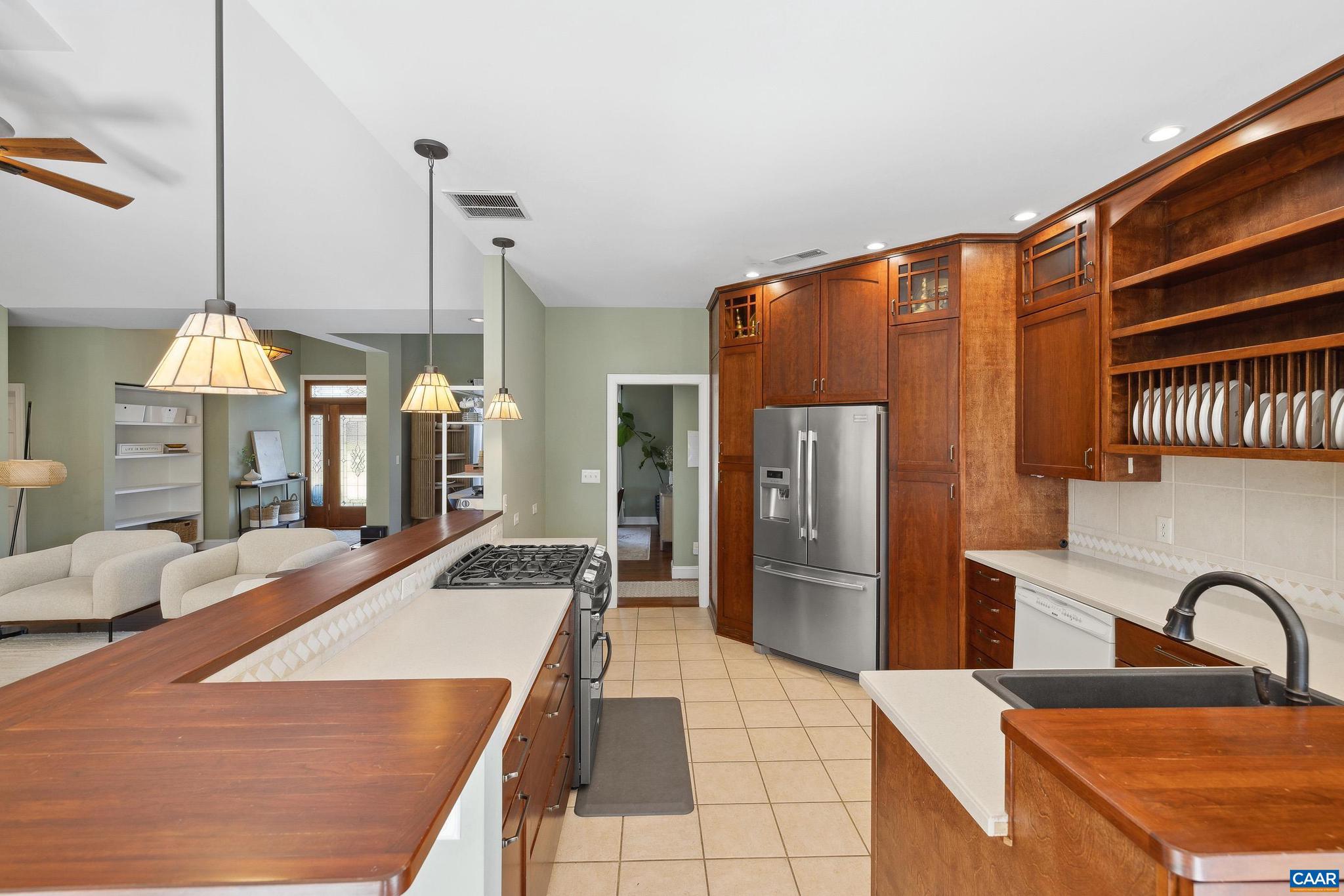 FOREST LAKES SOUTH - Residential