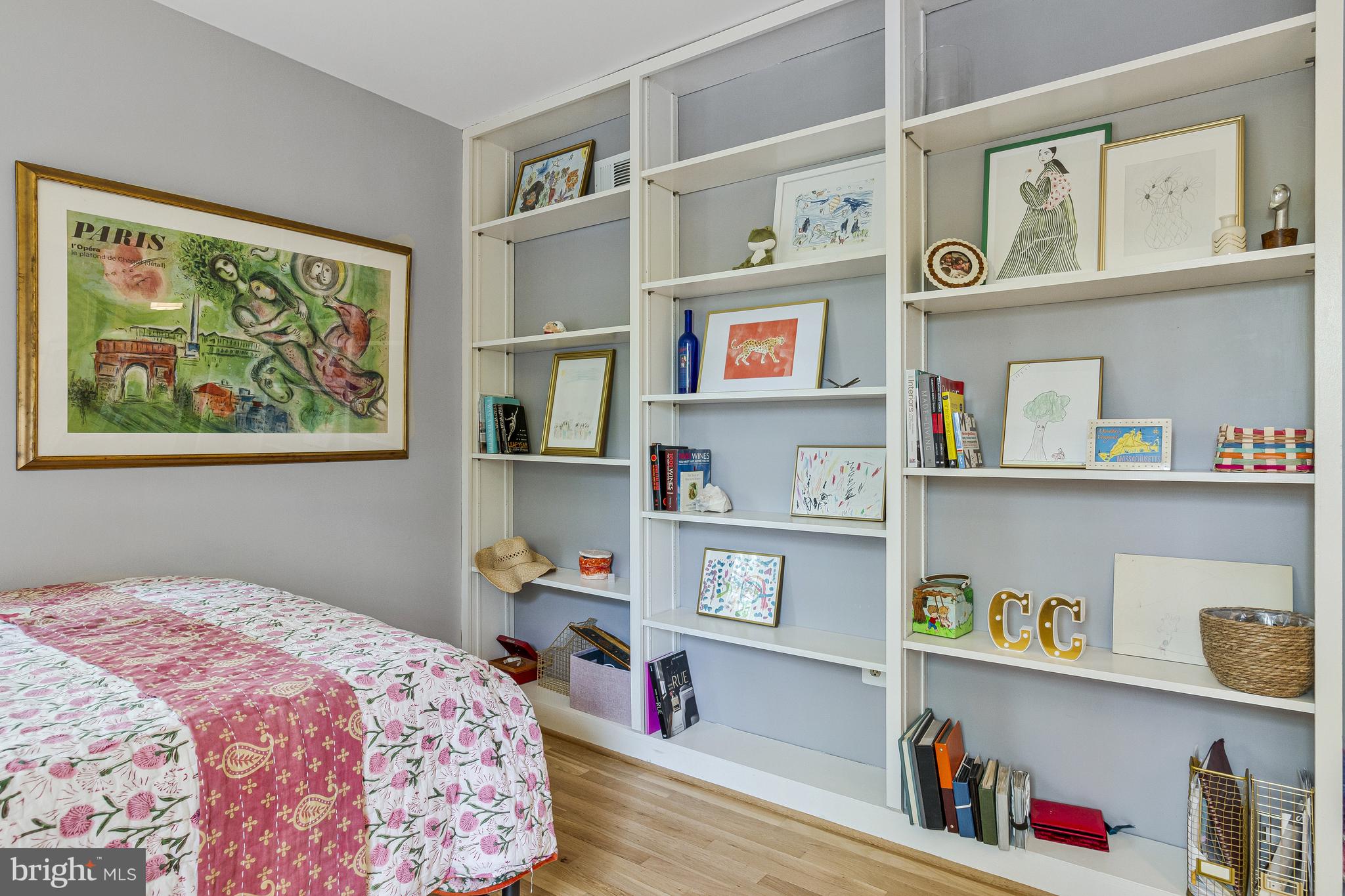 CHAPEL SQUARE - Residential