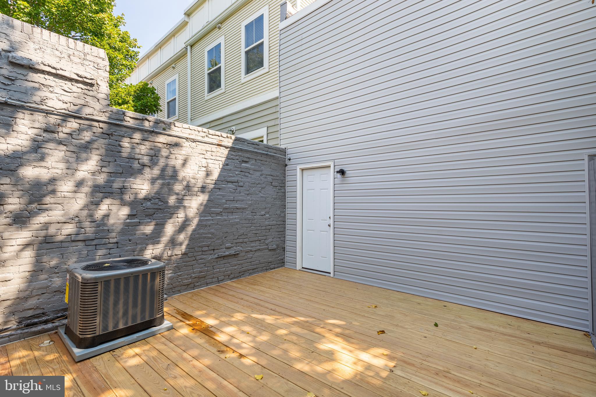 BUTCHER'S HILL - Residential