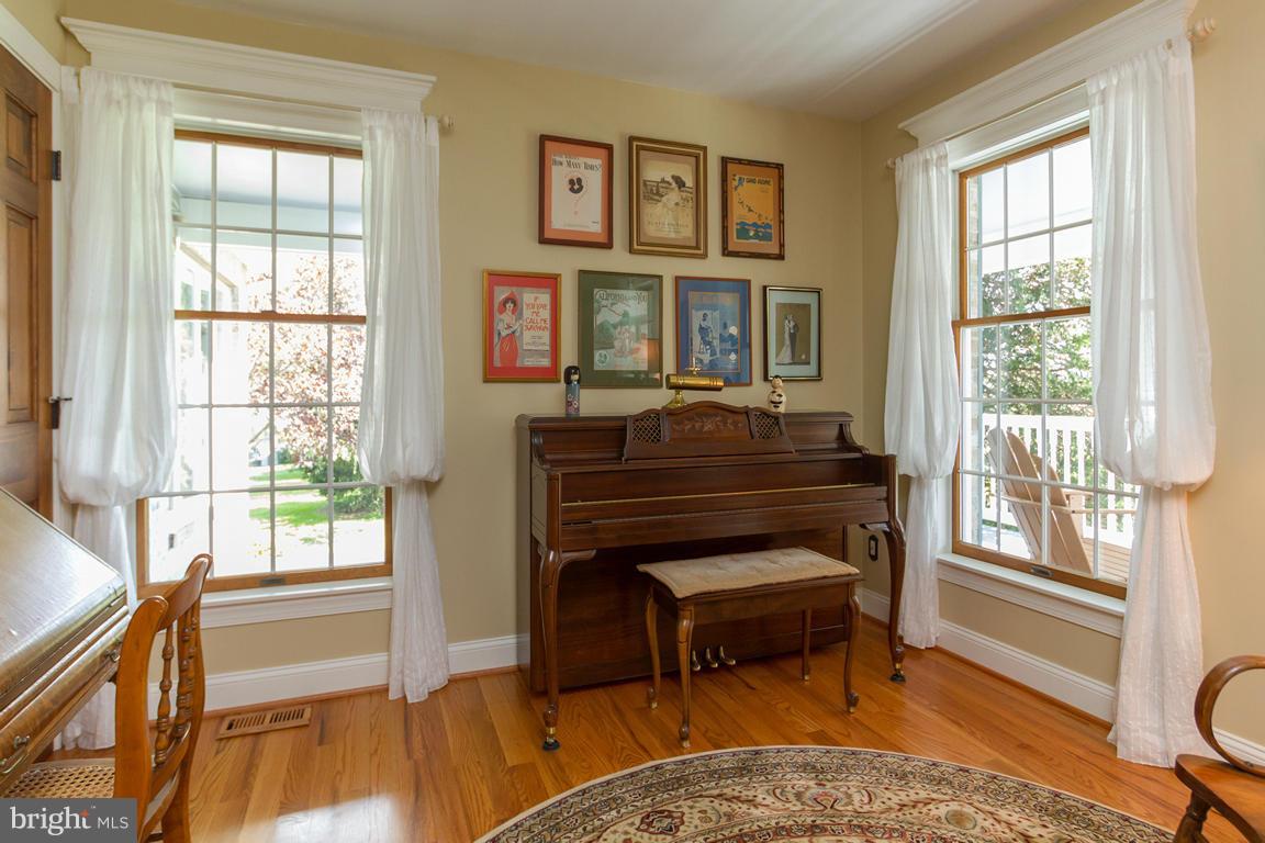 KENMAR MANOR - Residential