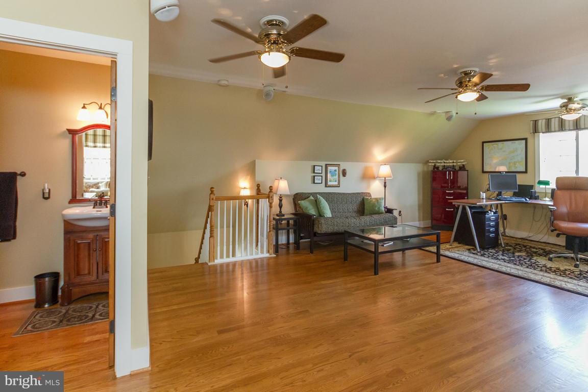 KENMAR MANOR - Residential