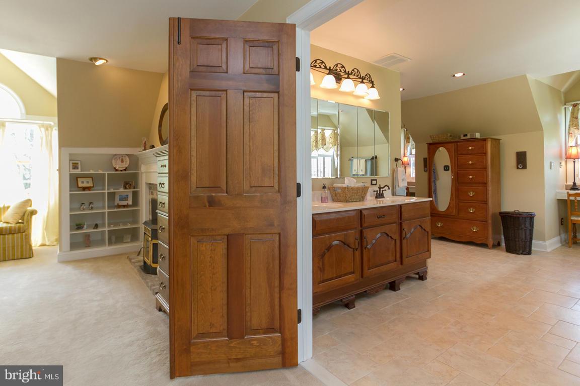 KENMAR MANOR - Residential