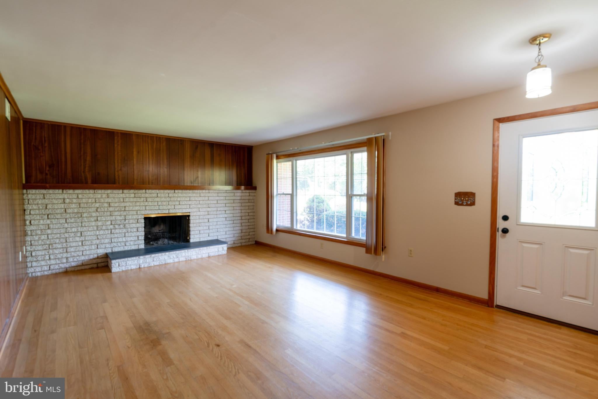915 TREVANION
