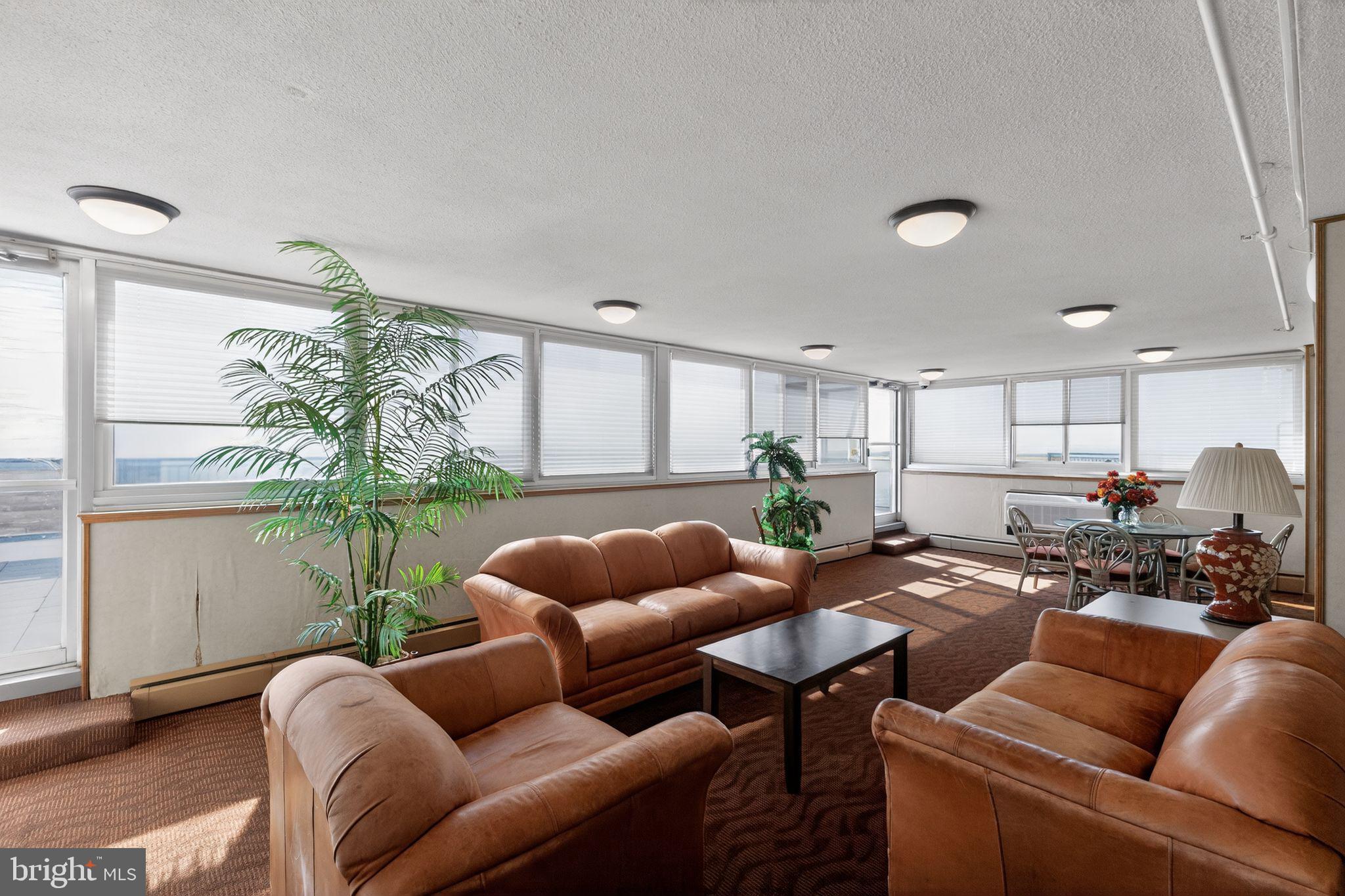 WASHINGTON TOWER - Residential