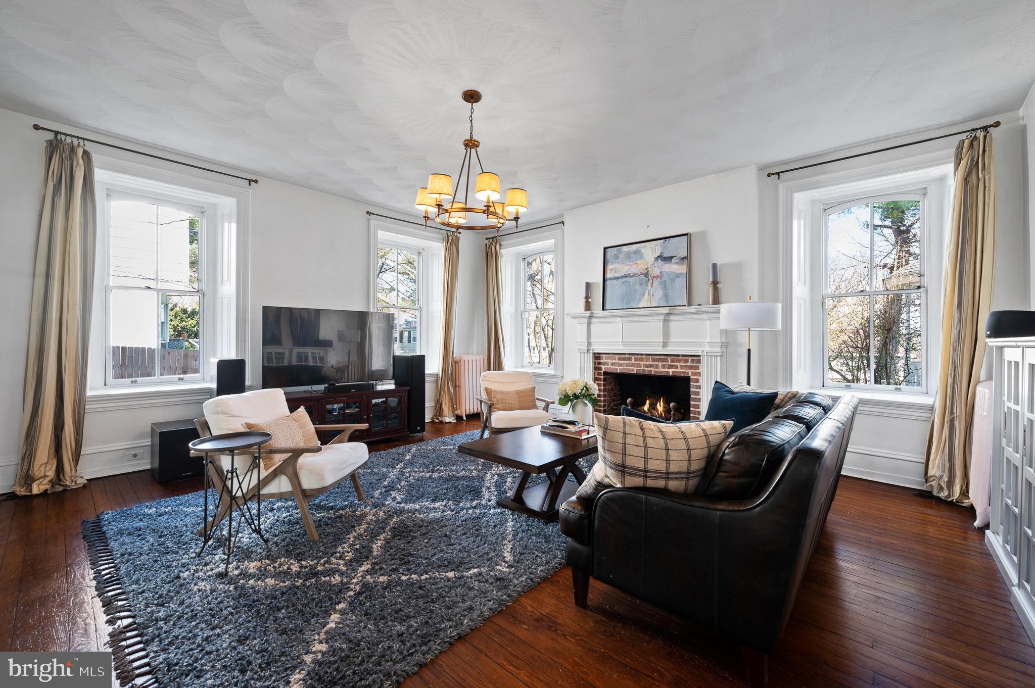 GREYTHORNE WOODS - Residential