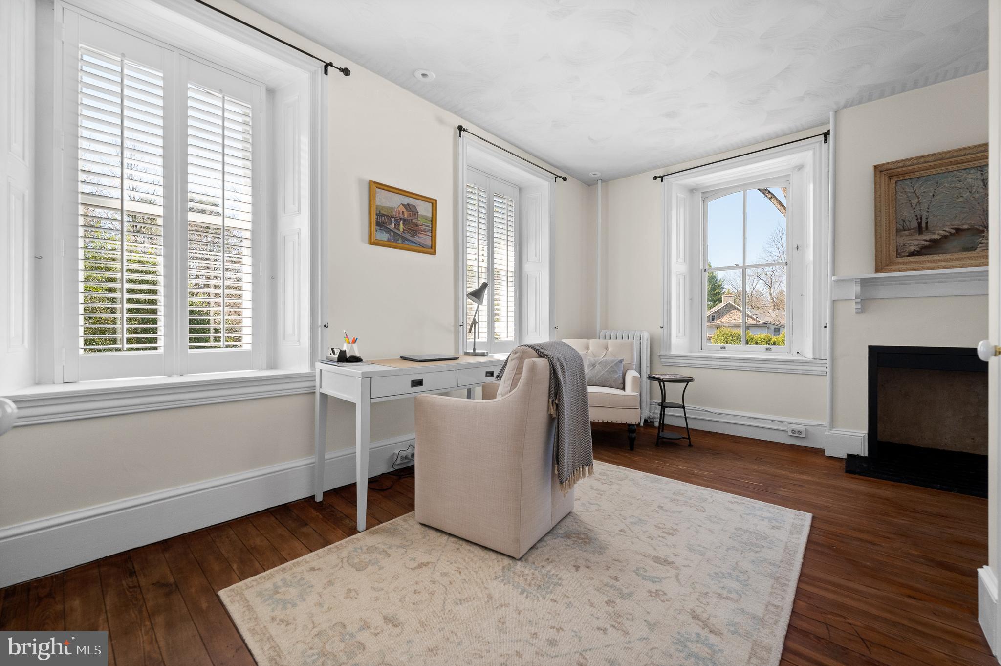 GREYTHORNE WOODS - Residential