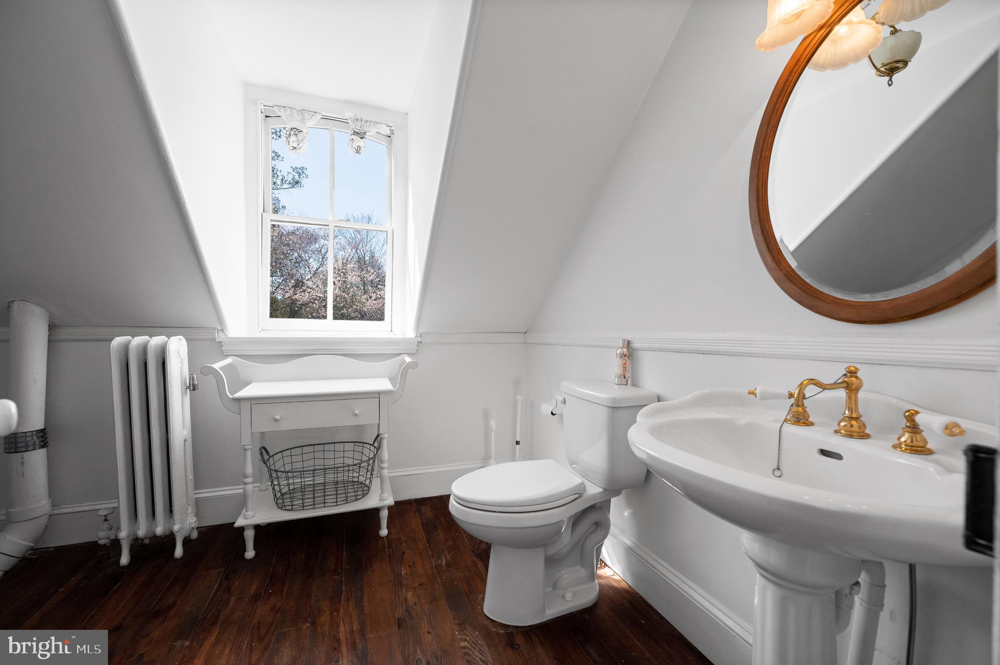 GREYTHORNE WOODS - Residential