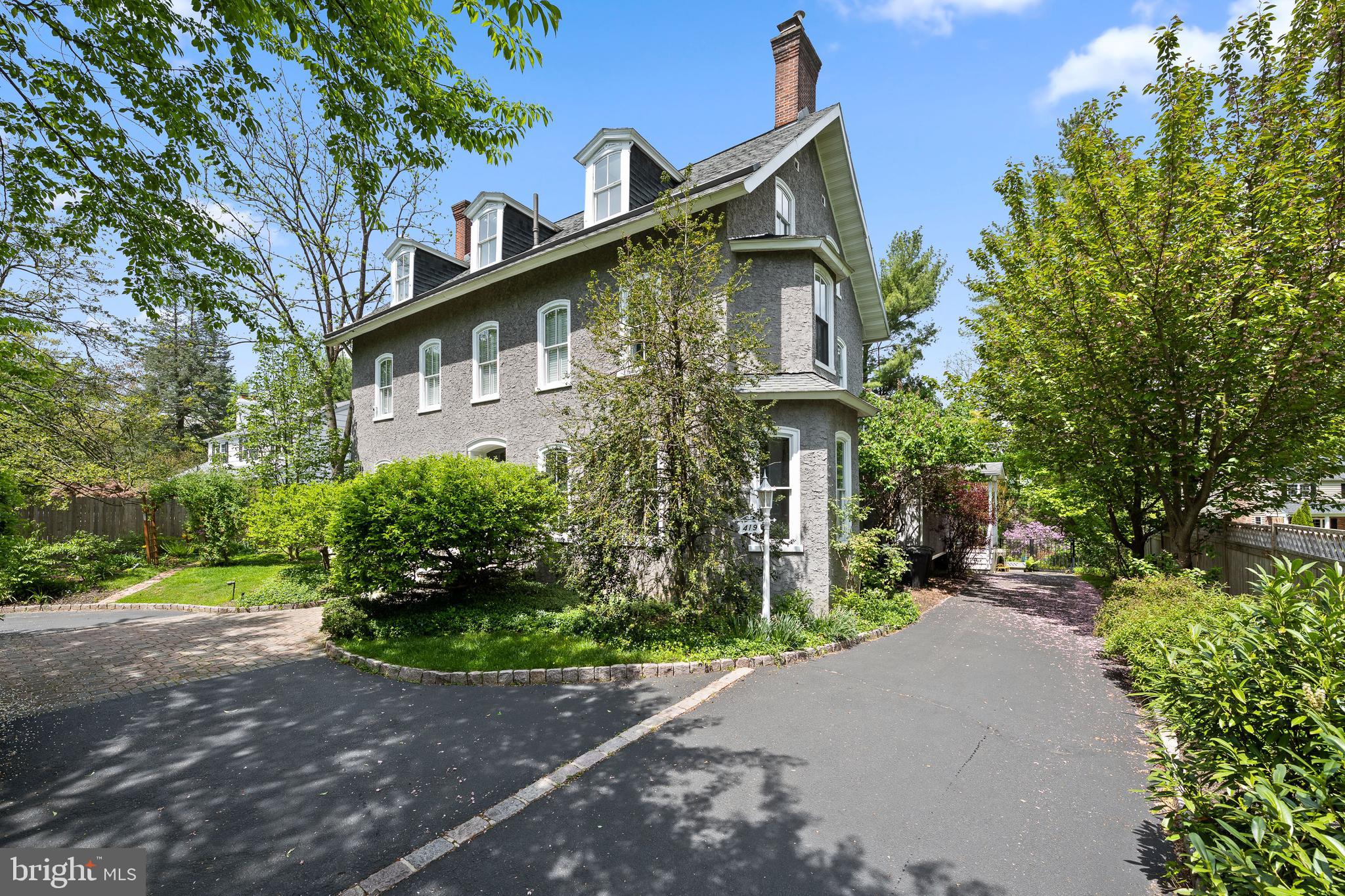 GREYTHORNE WOODS - Residential