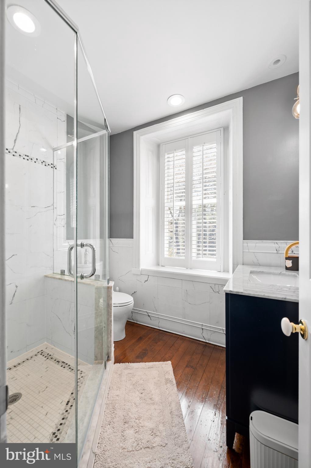 GREYTHORNE WOODS - Residential