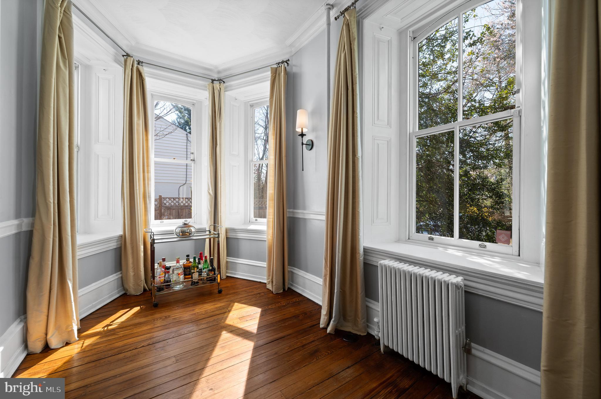 GREYTHORNE WOODS - Residential