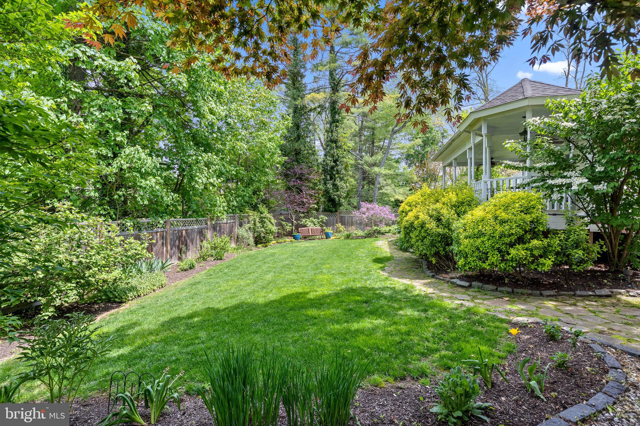 GREYTHORNE WOODS - Residential