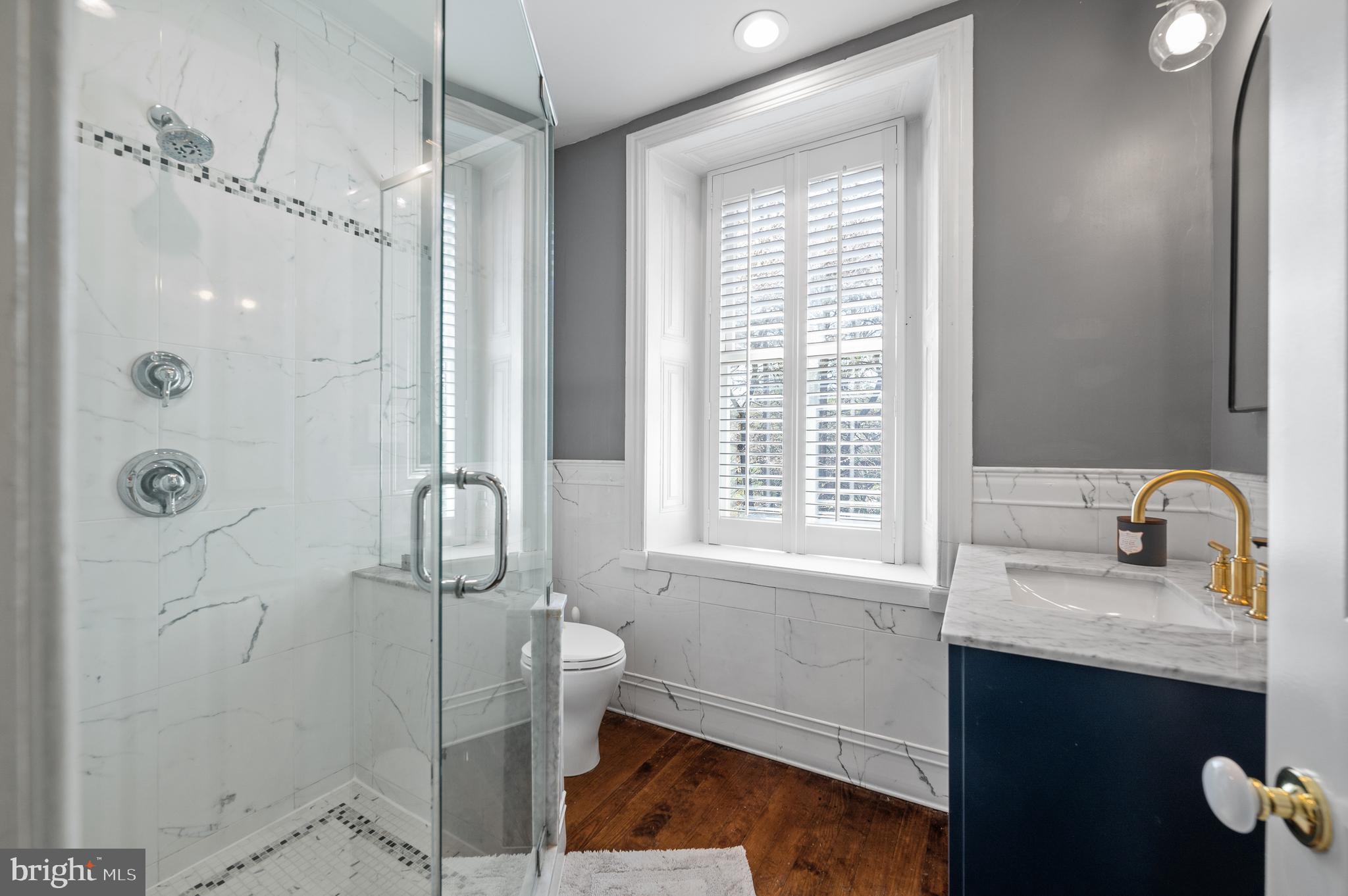 GREYTHORNE WOODS - Residential