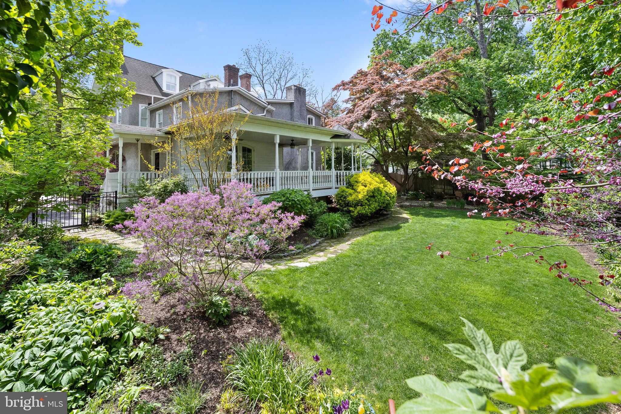 GREYTHORNE WOODS - Residential